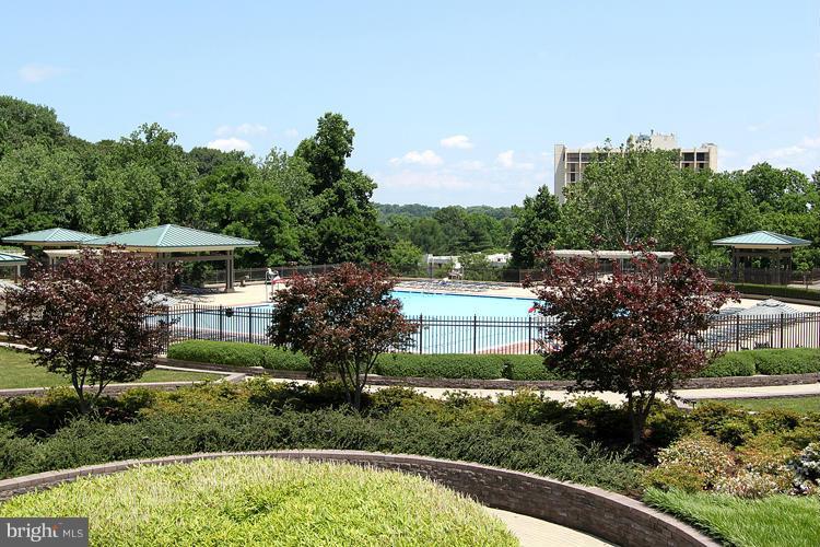 PROMENADE TOWERS - Residential Lease