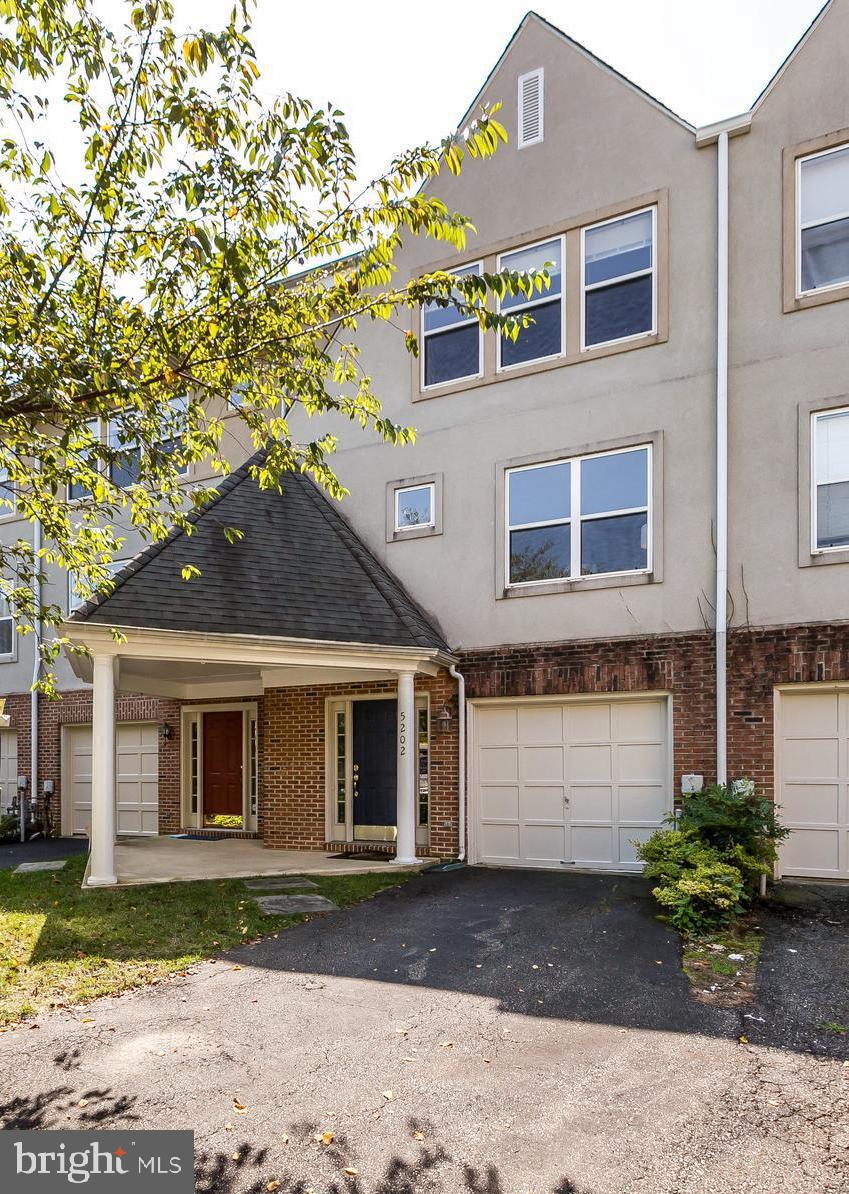 VILLAGES OF HOMELAND - Residential