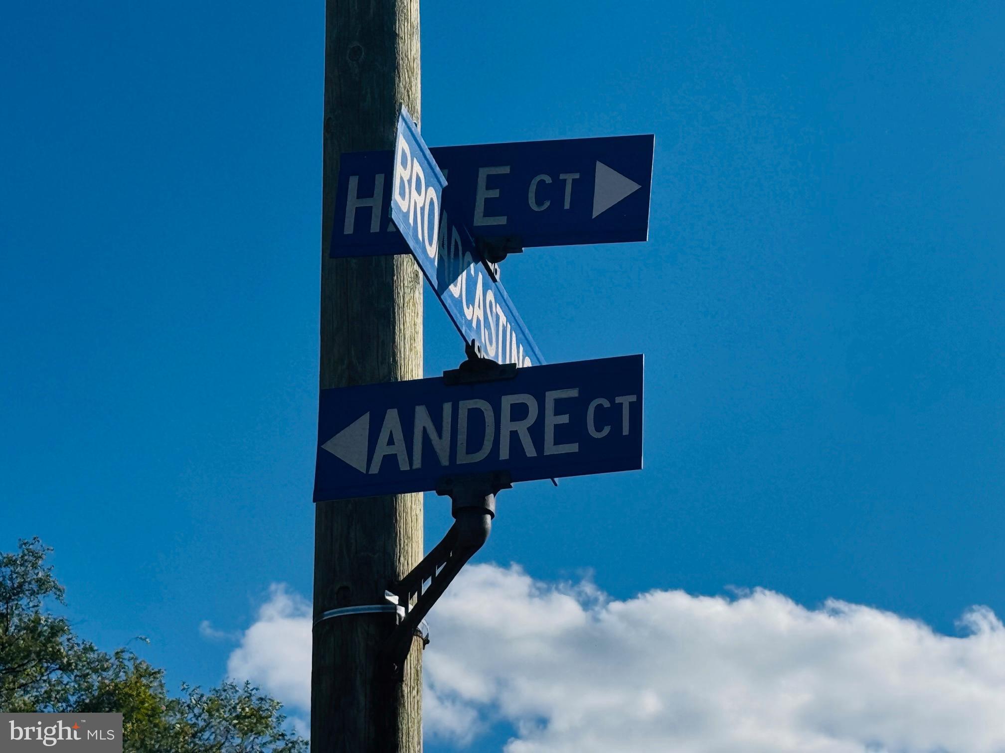 1920 ANDRE COURT