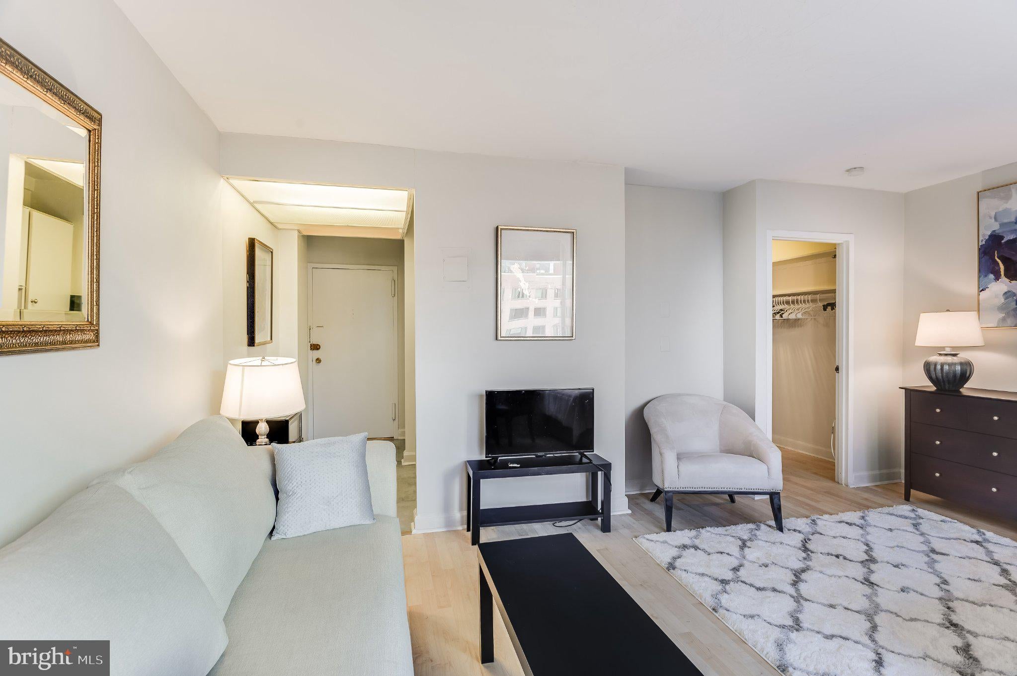 1011 ARLINGTON BOULEVARD 811