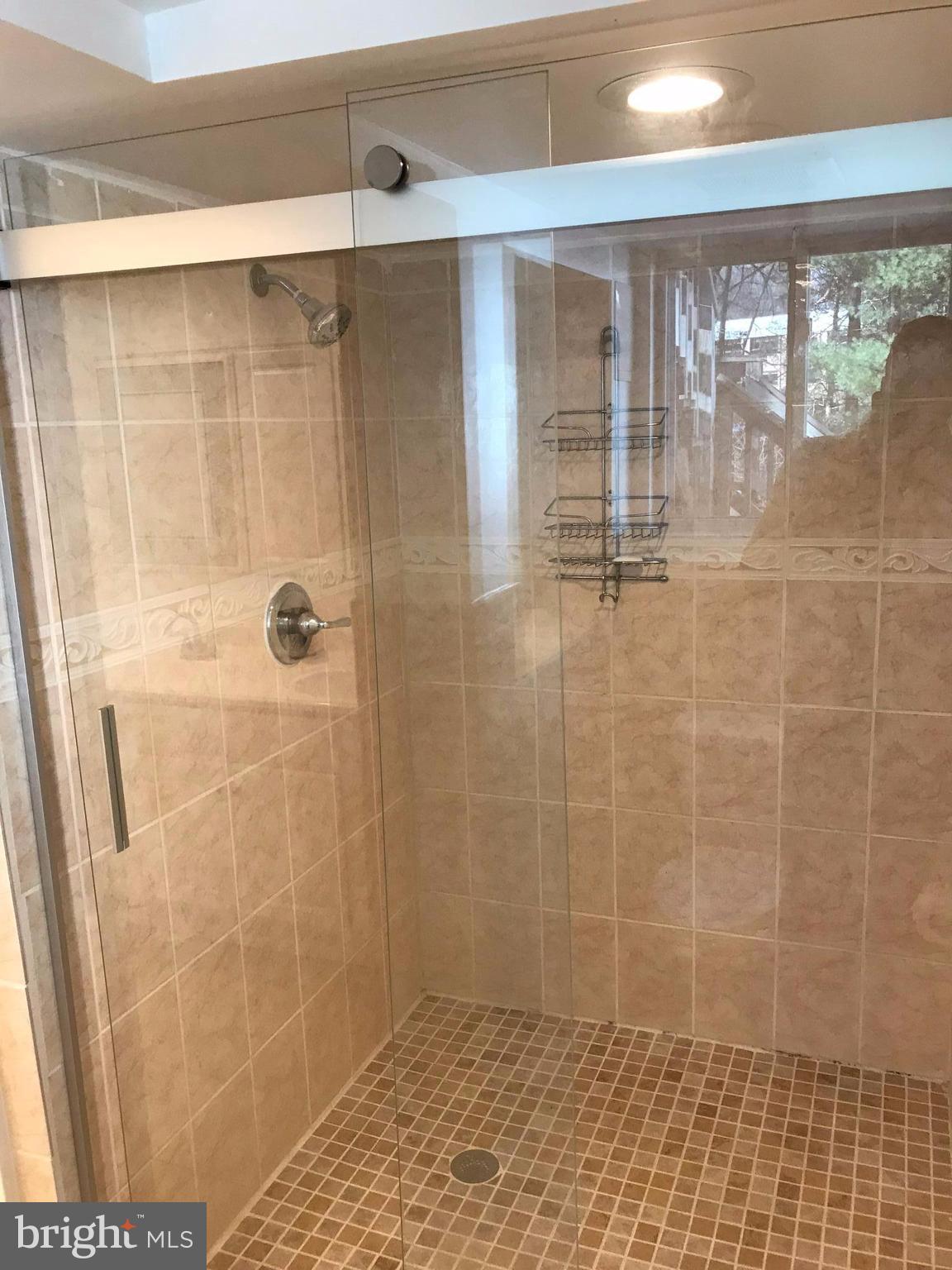 LOCKMEADE - Residential Lease