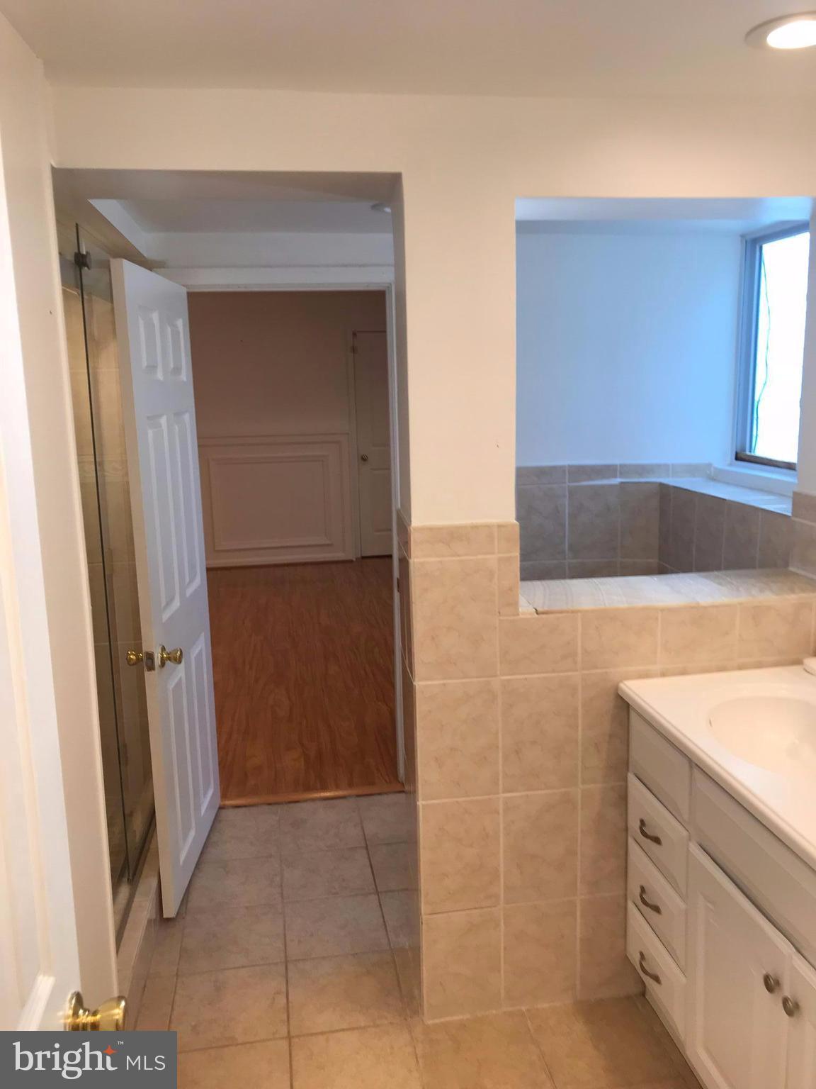 LOCKMEADE - Residential Lease