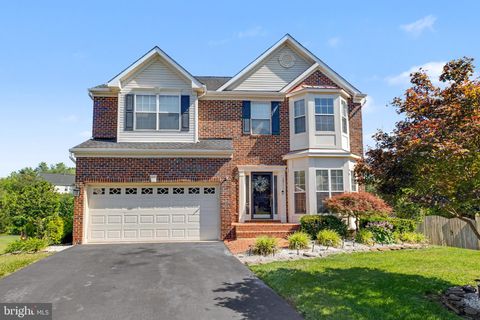 Photo of 10111 Trumpet Vine Court, MANASSAS, VA 20110 (MLS # VAPW2123490)