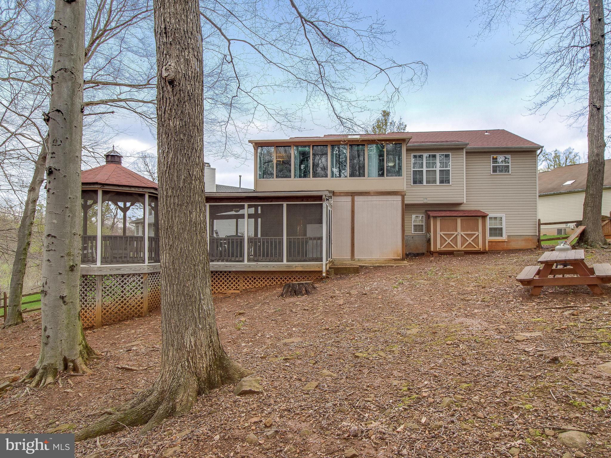 MAYFIELD WOODS - Residential