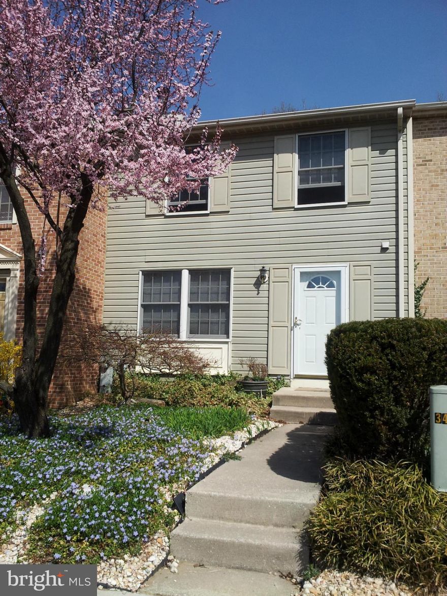 Open house Sunday July 20th from 11am to 1pm Seller relisted the house with a lot of new upgrade  and she lower the price for a quick sale!! you should come and see this beautifully redone townhome with an new open kitchen into the living room divide by a granite countertop bar, new appliances, enjoy the new patio for your summer barbecues and much more...new pictures coming soon: