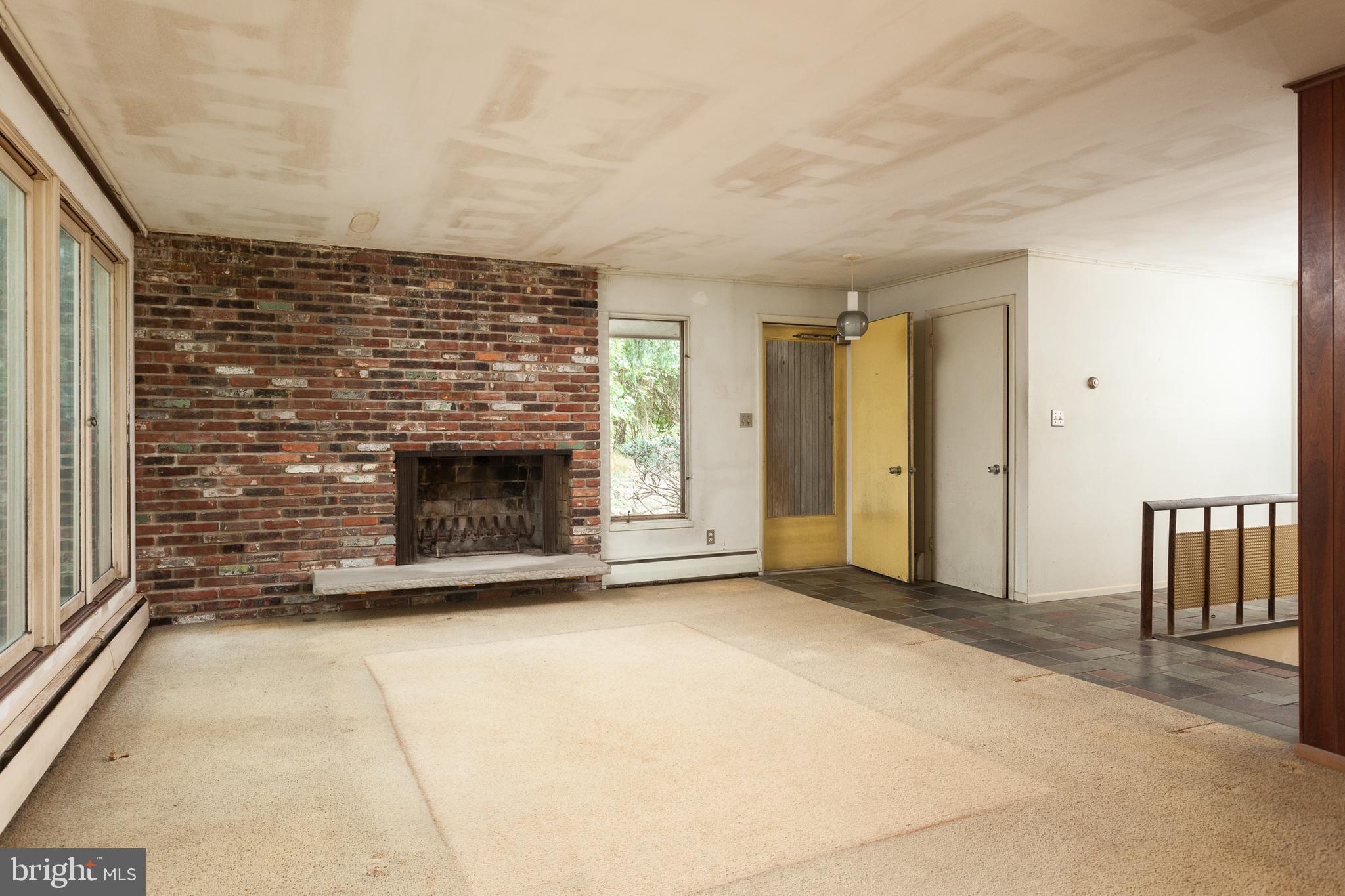 HONEYSUCKLE HILL - Residential