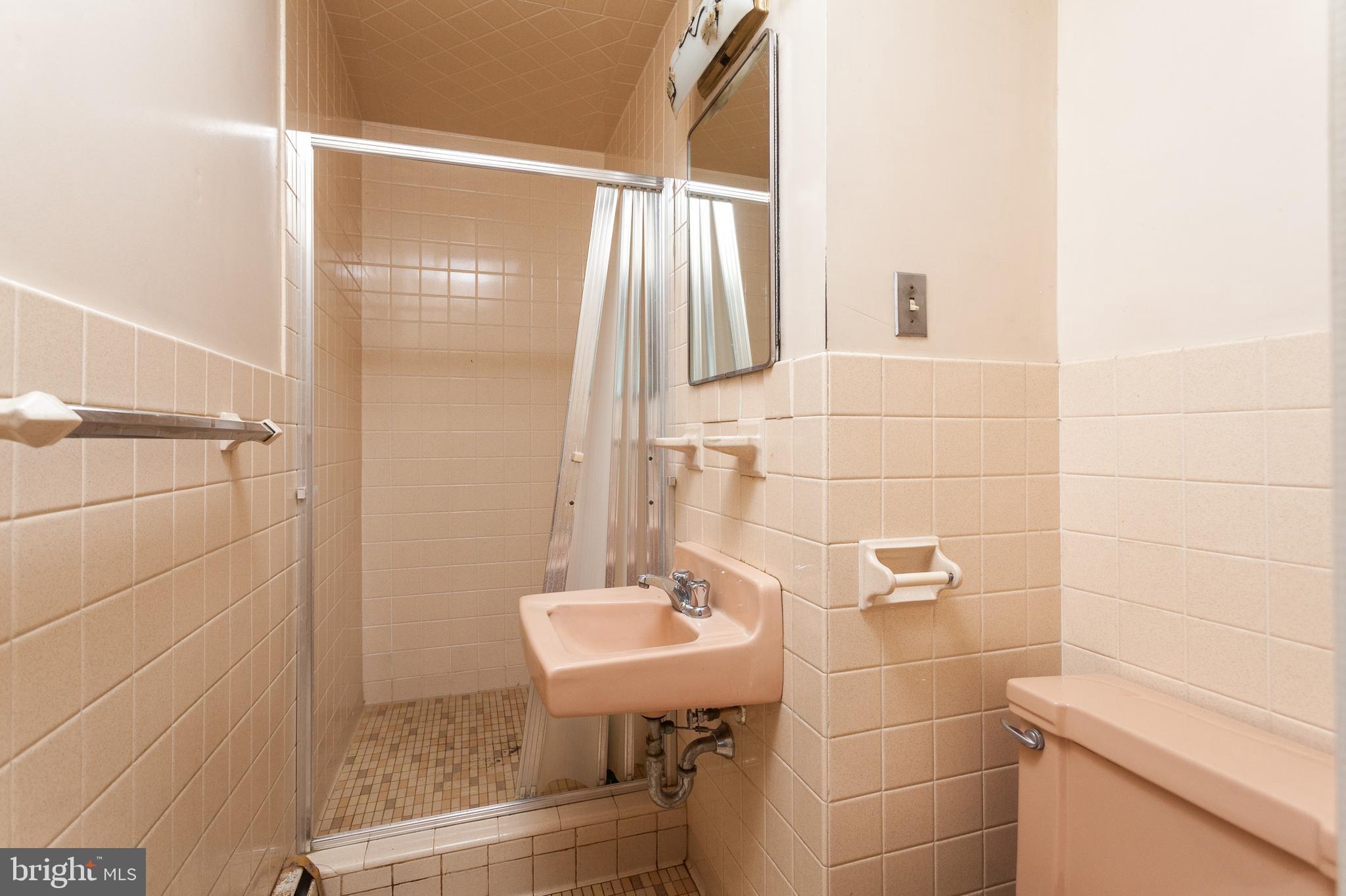 HONEYSUCKLE HILL - Residential