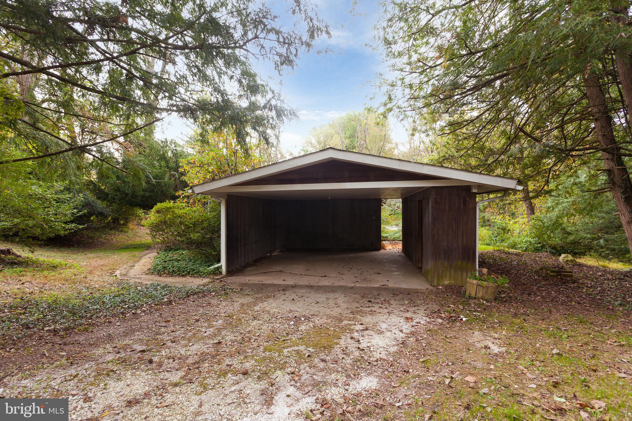 HONEYSUCKLE HILL - Residential