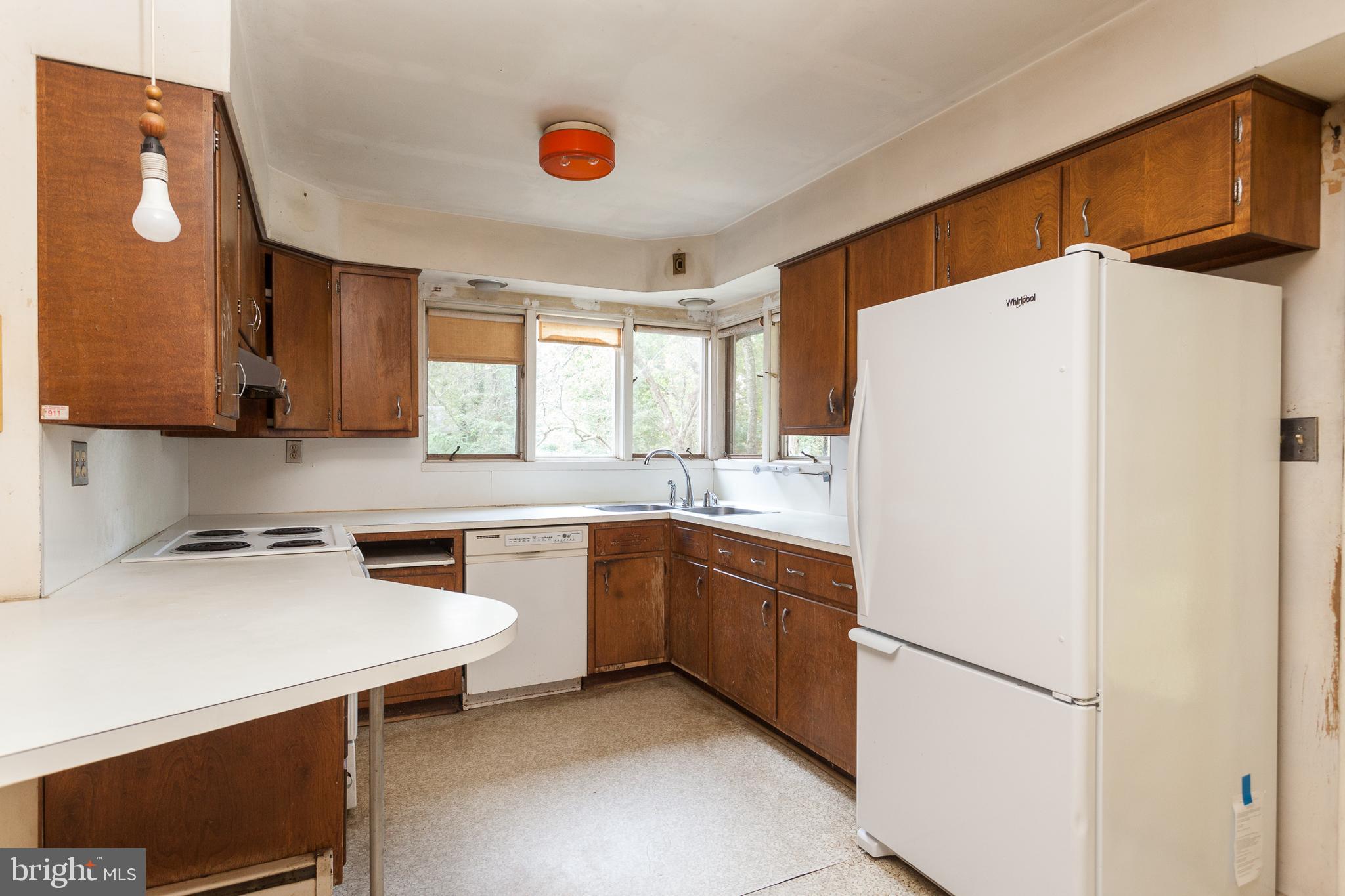 HONEYSUCKLE HILL - Residential