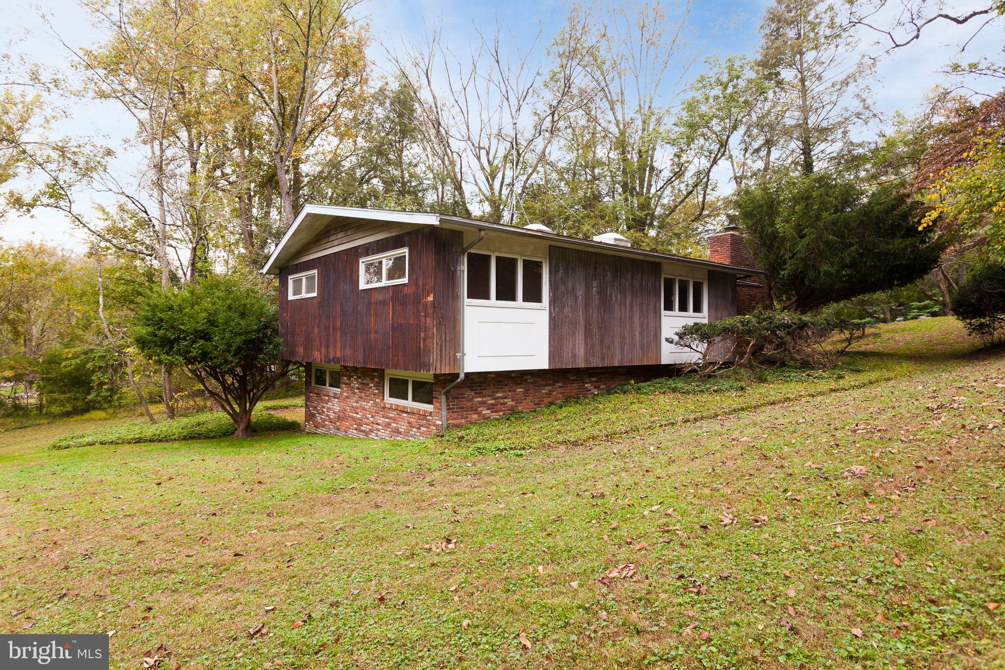 HONEYSUCKLE HILL - Residential