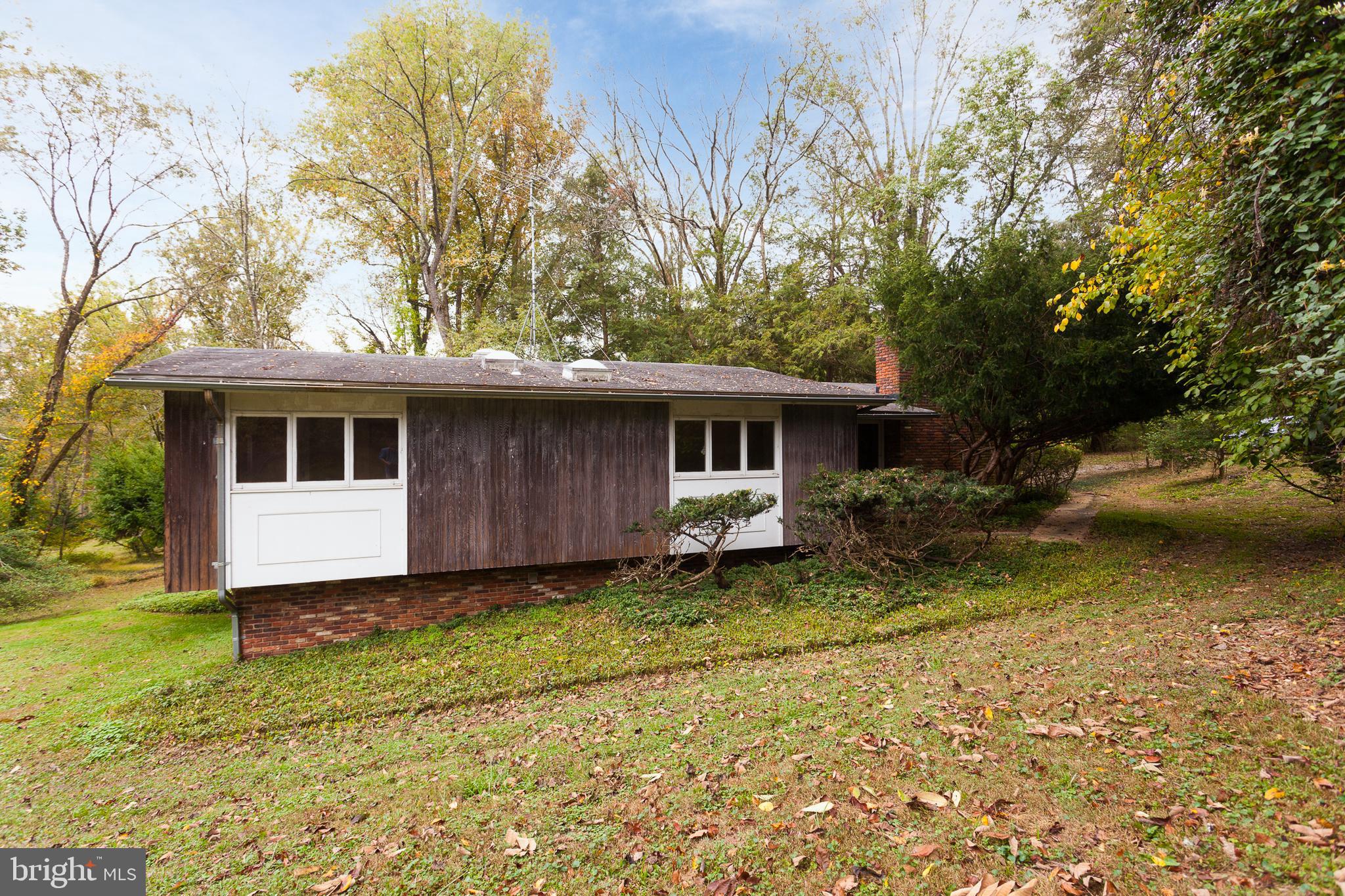 HONEYSUCKLE HILL - Residential