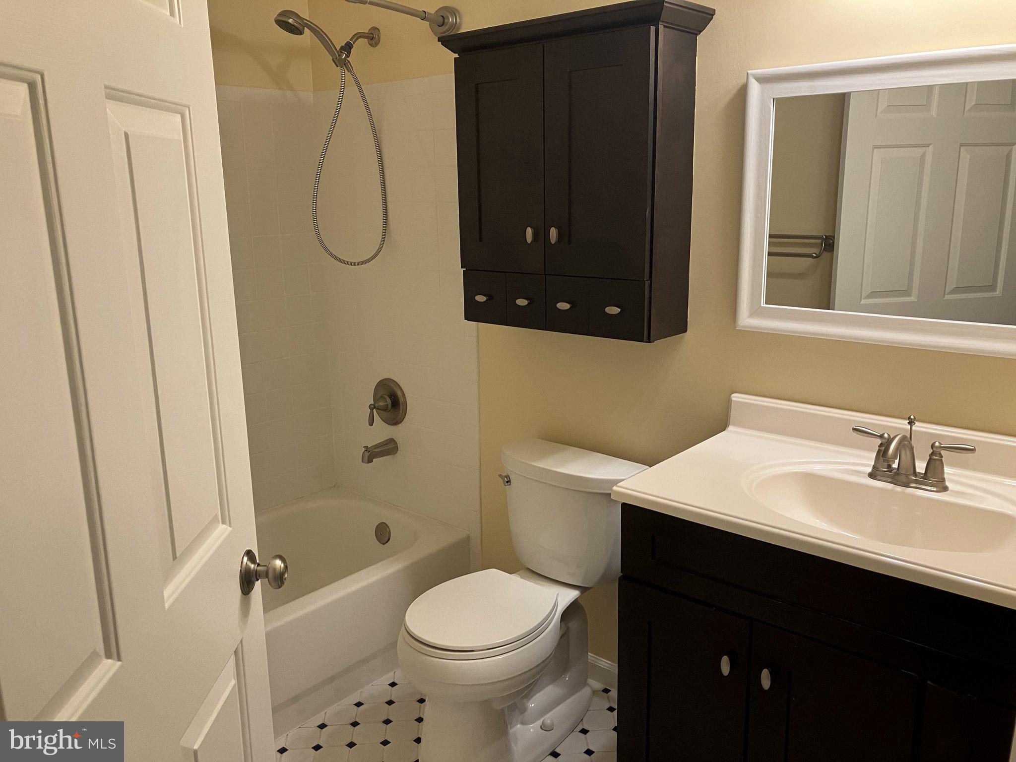 GREENHILL CROSSING - Residential Lease