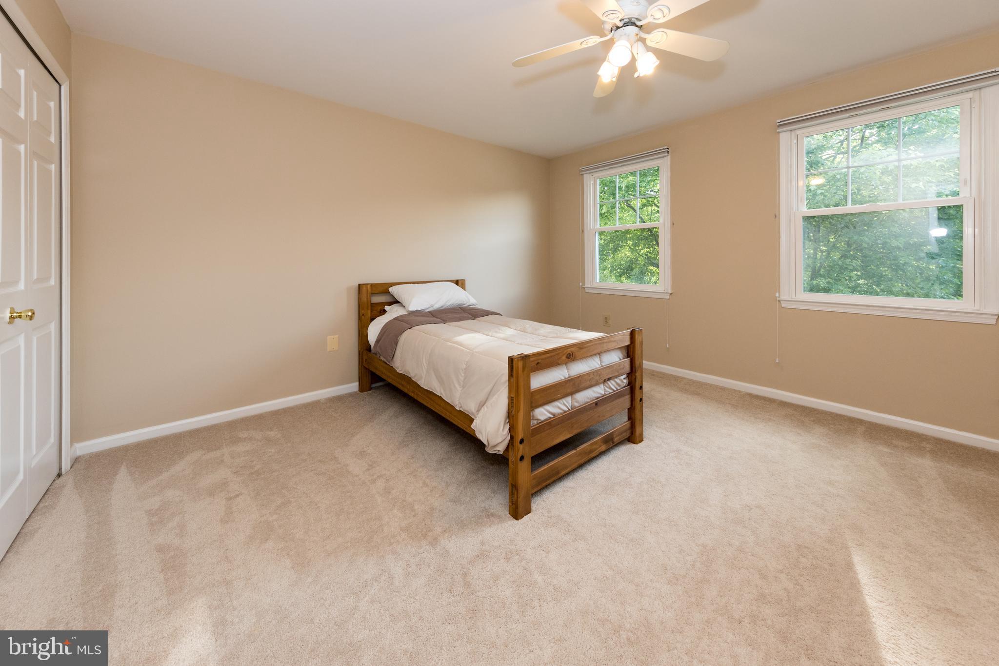 SOUTH RUN OAKS - Residential