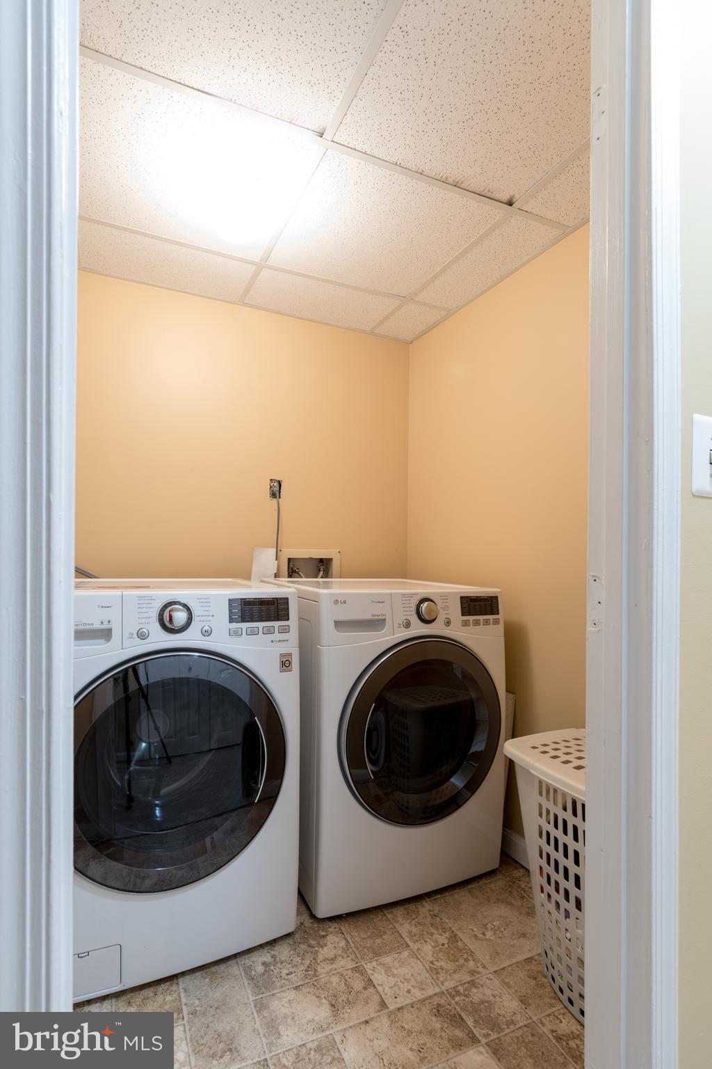 SOUTH RUN OAKS - Residential