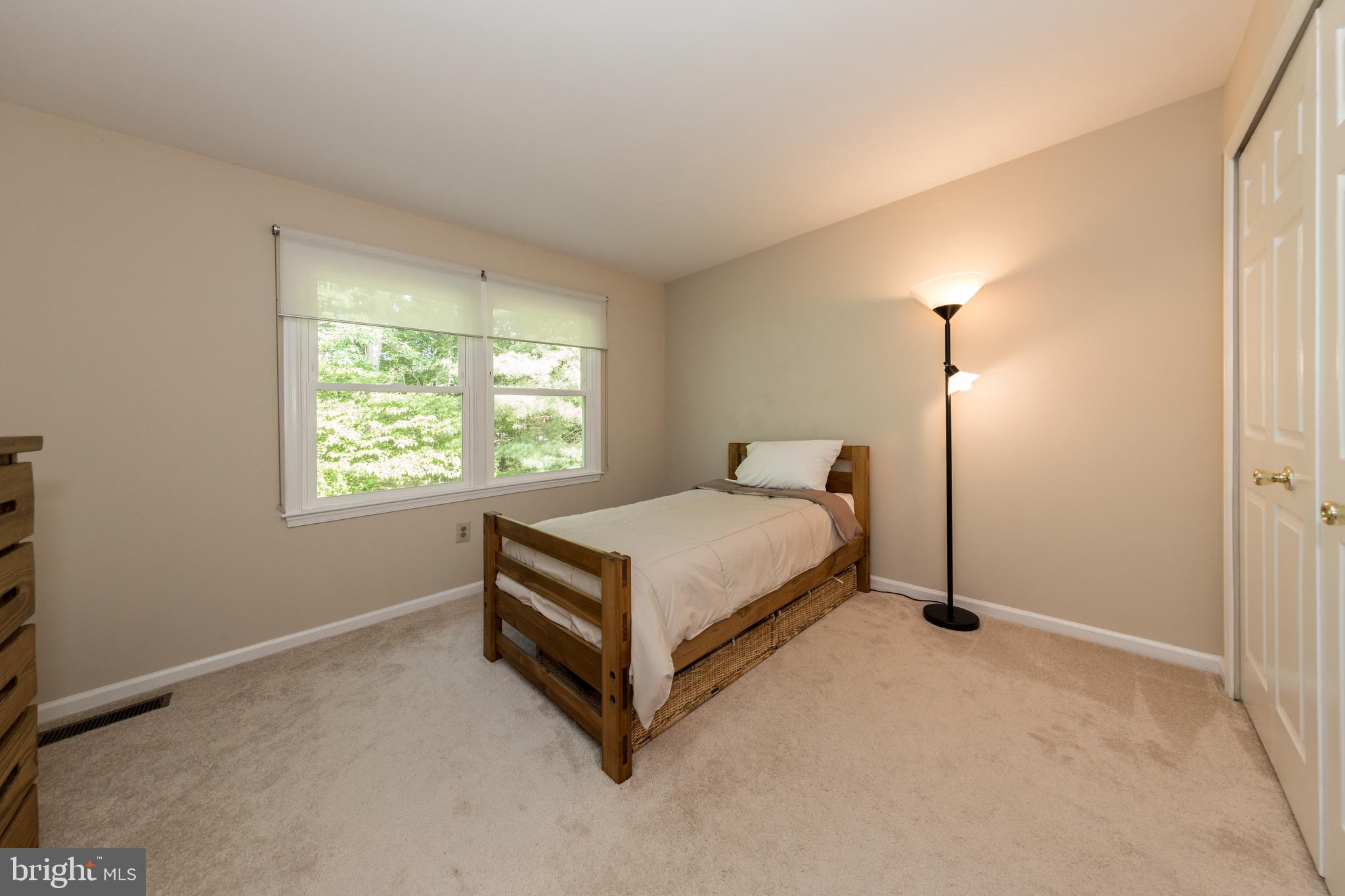 SOUTH RUN OAKS - Residential