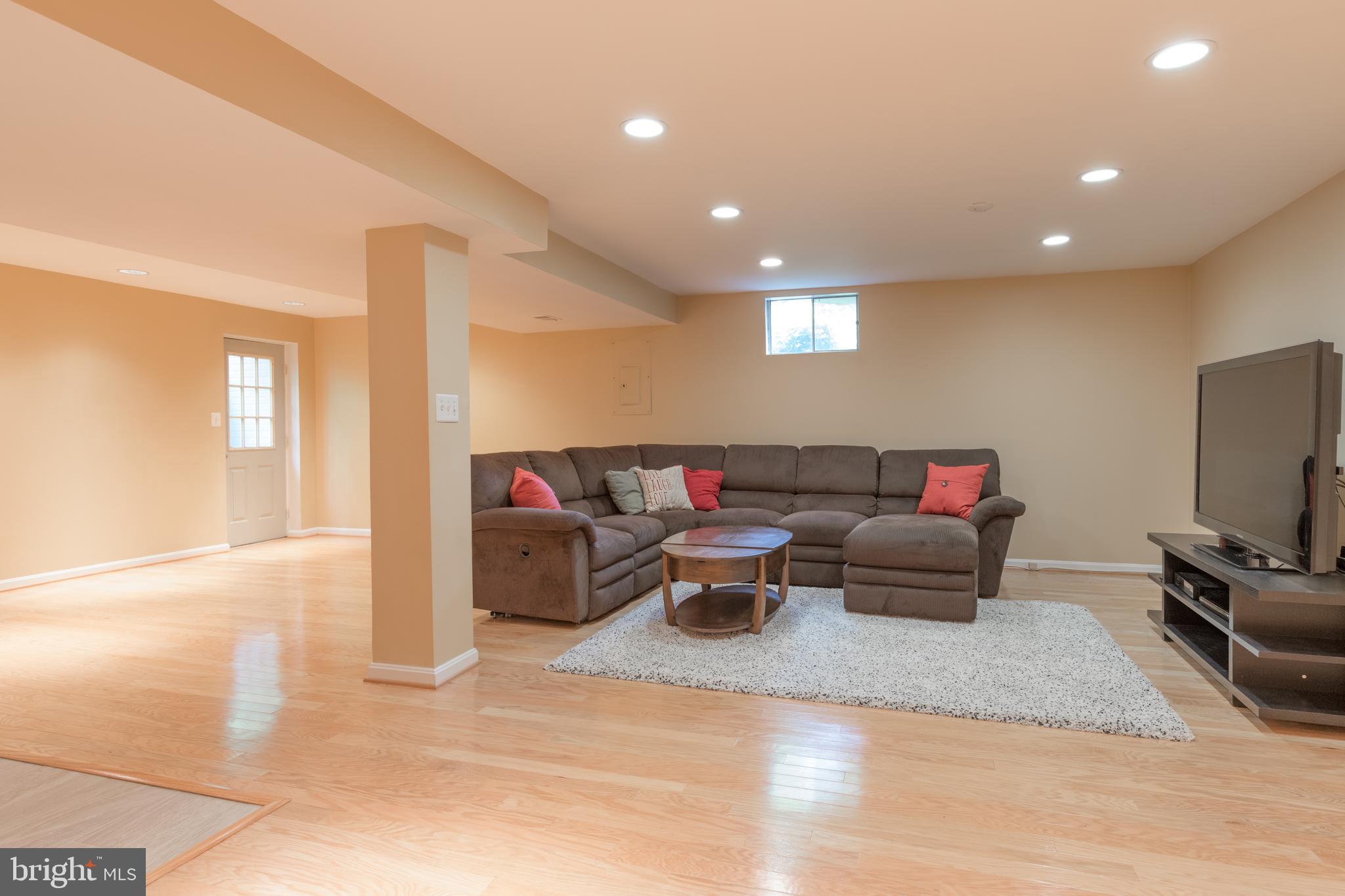 SOUTH RUN OAKS - Residential