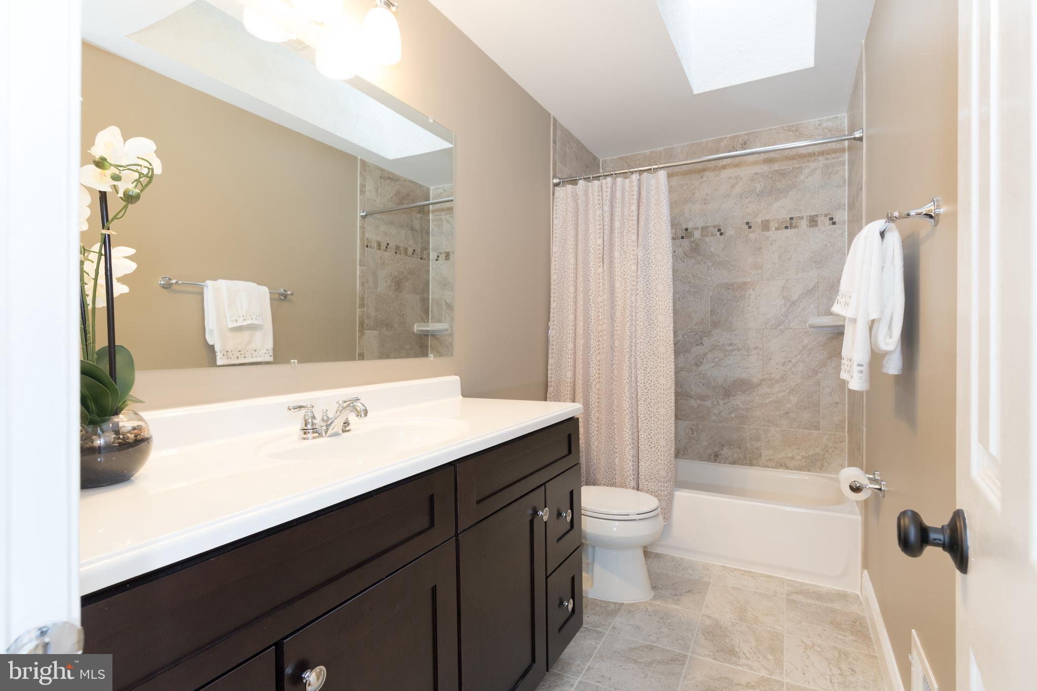 SOUTH RUN OAKS - Residential