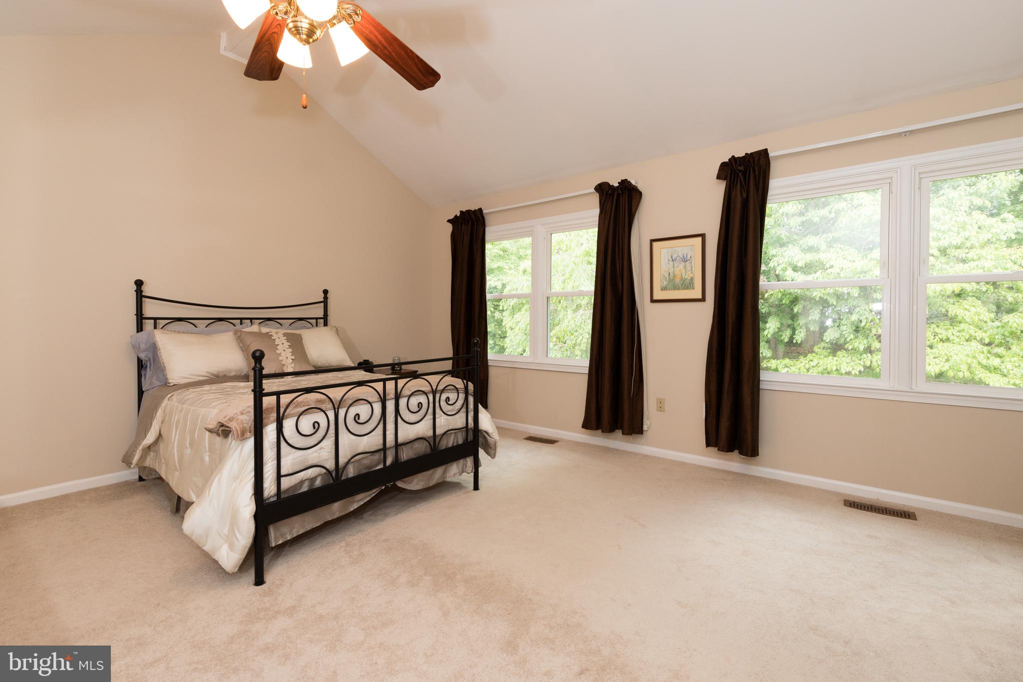 SOUTH RUN OAKS - Residential