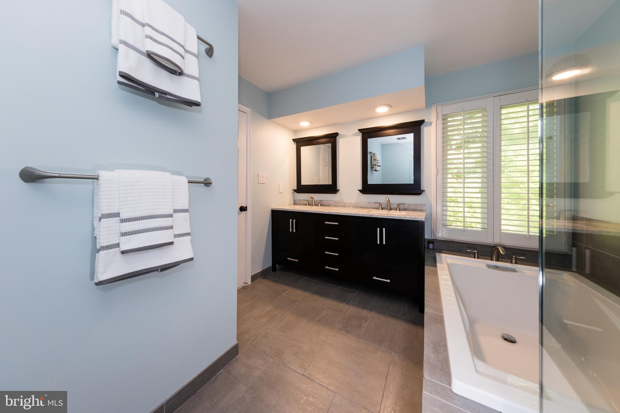 SOUTH RUN OAKS - Residential