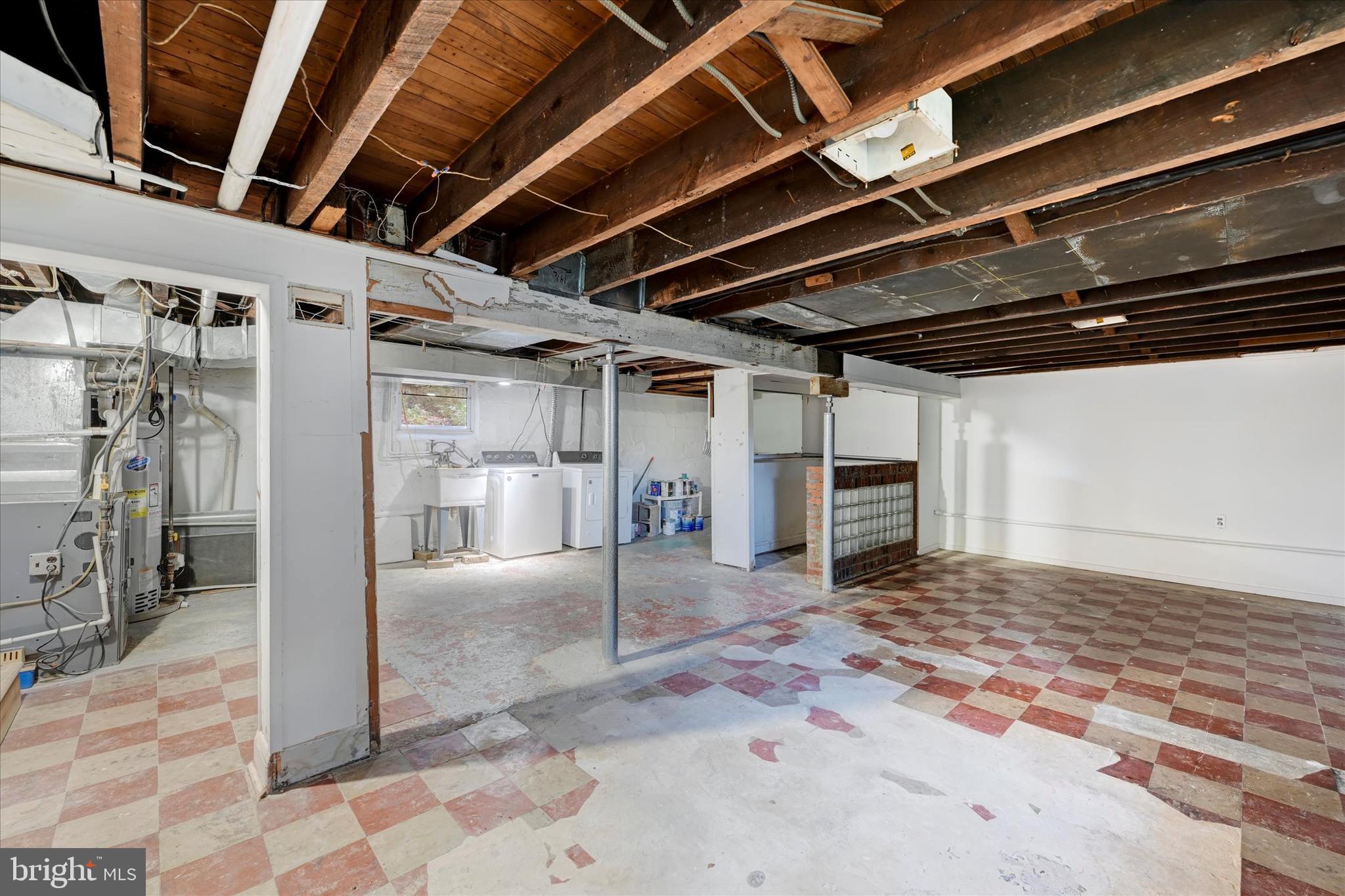 LAKE WALKER - Residential