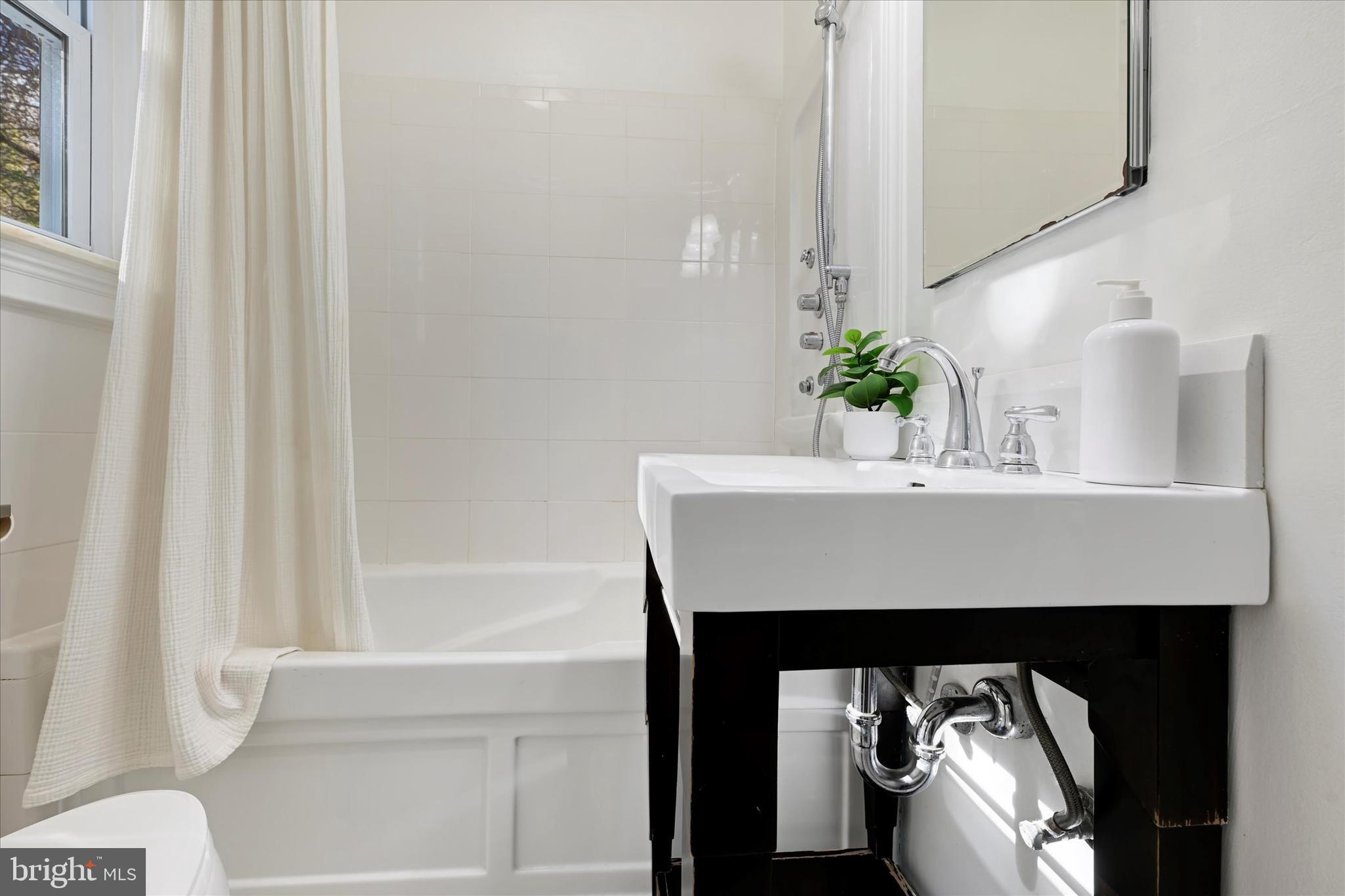 LAKE WALKER - Residential