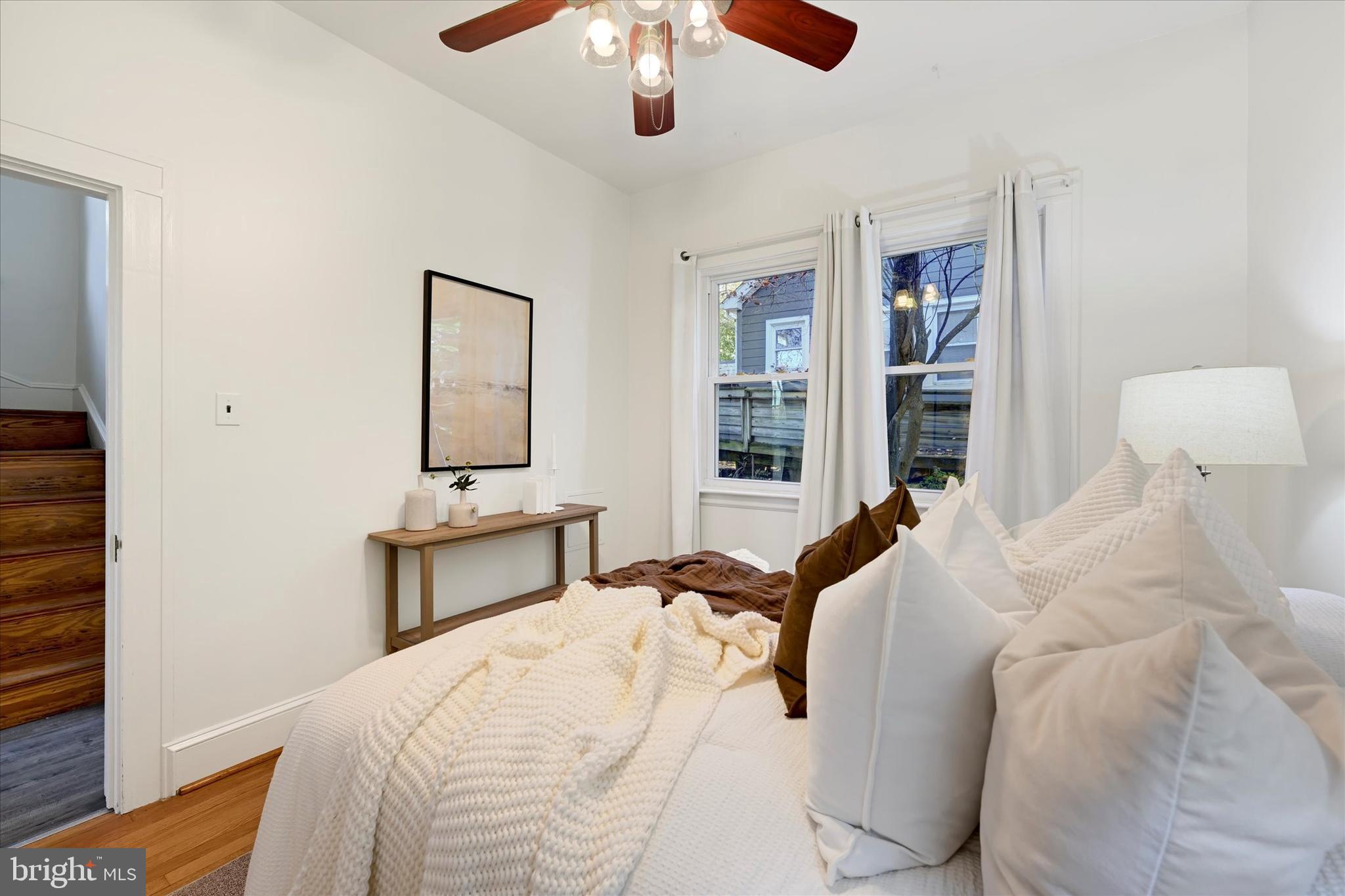 LAKE WALKER - Residential