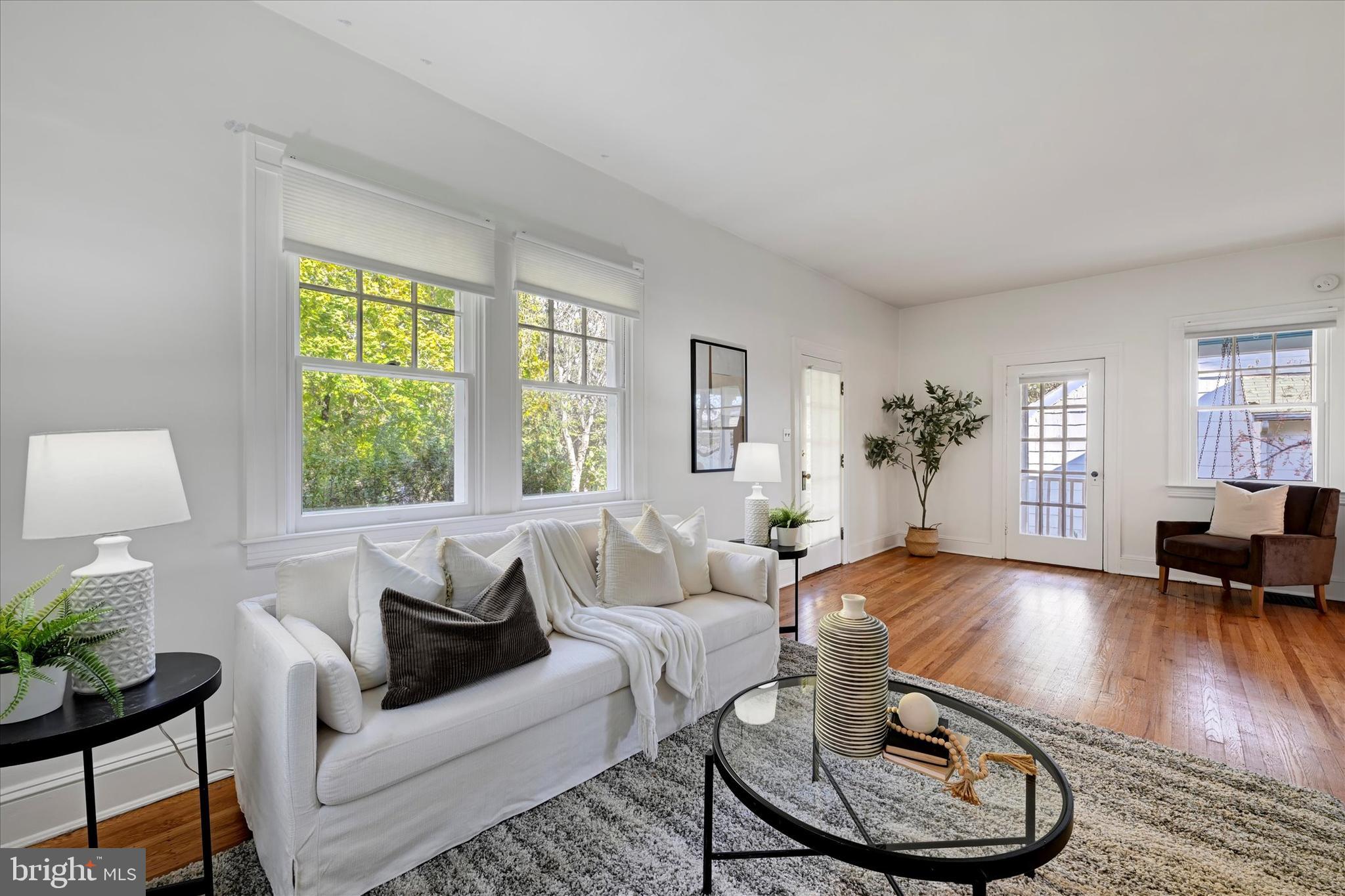 LAKE WALKER - Residential