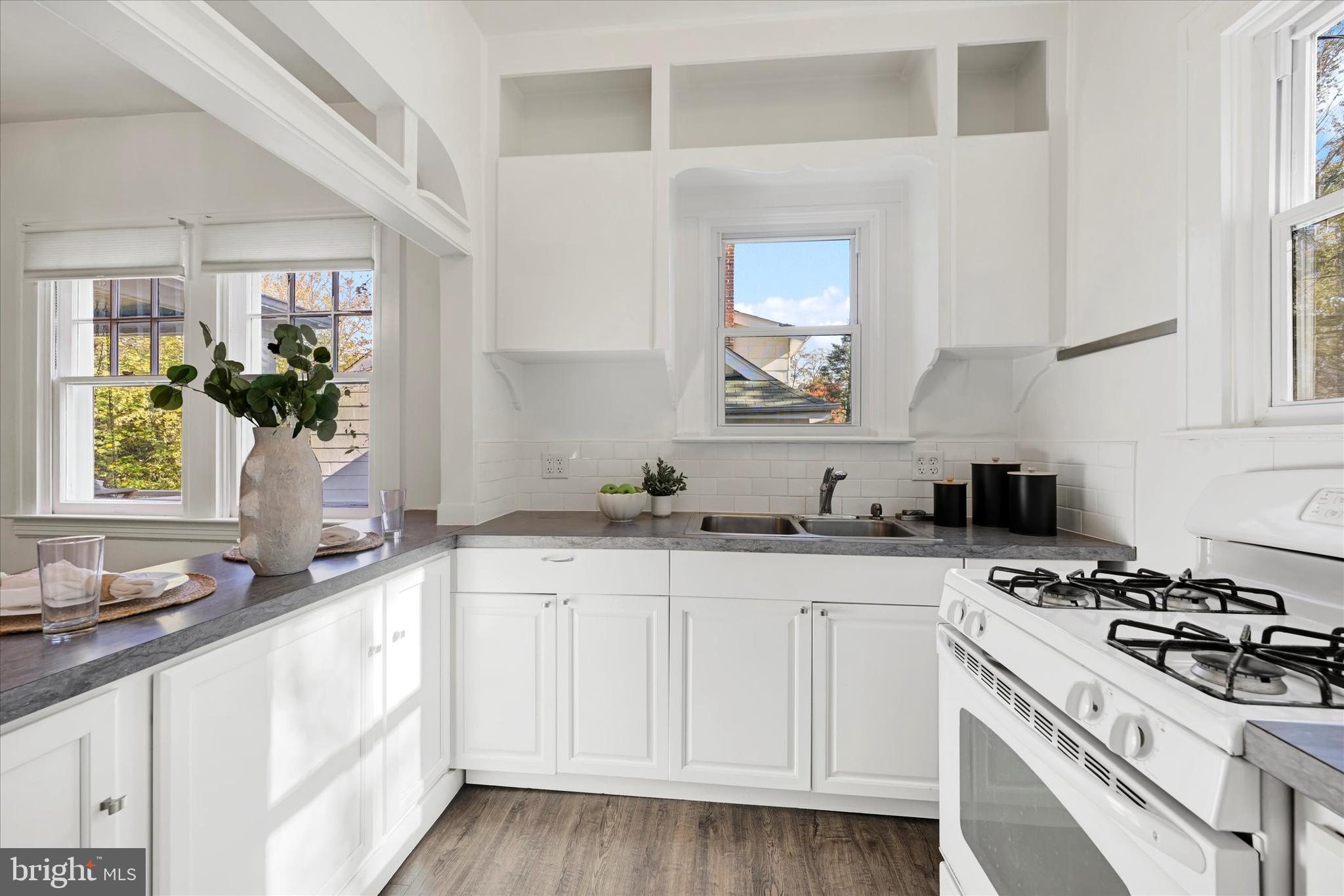 LAKE WALKER - Residential