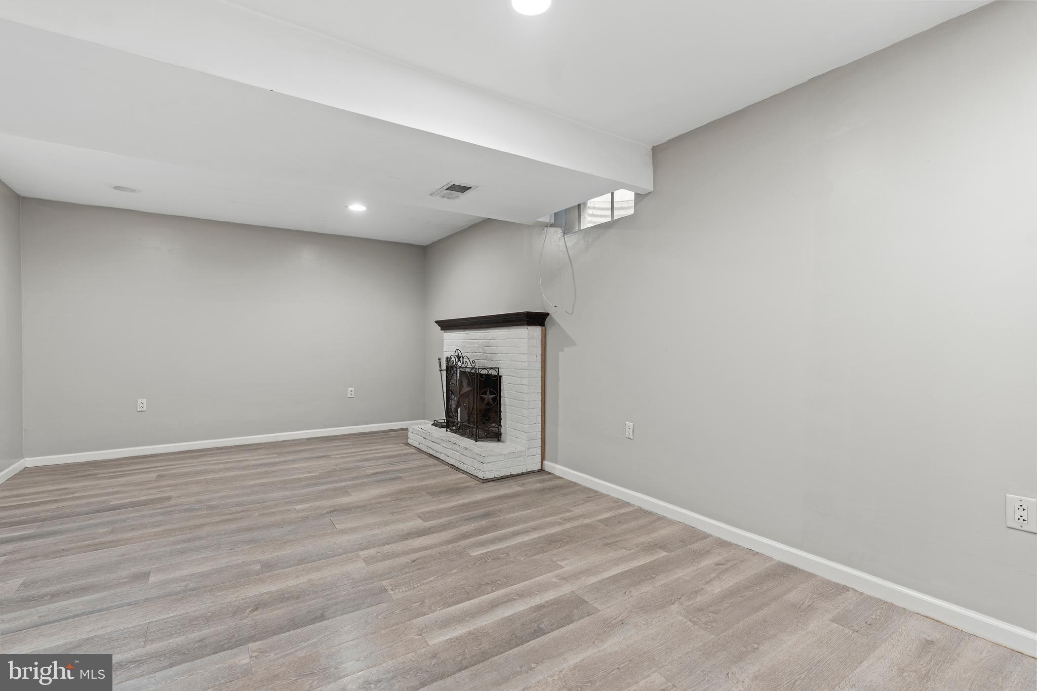 SHARPSBURG - Residential