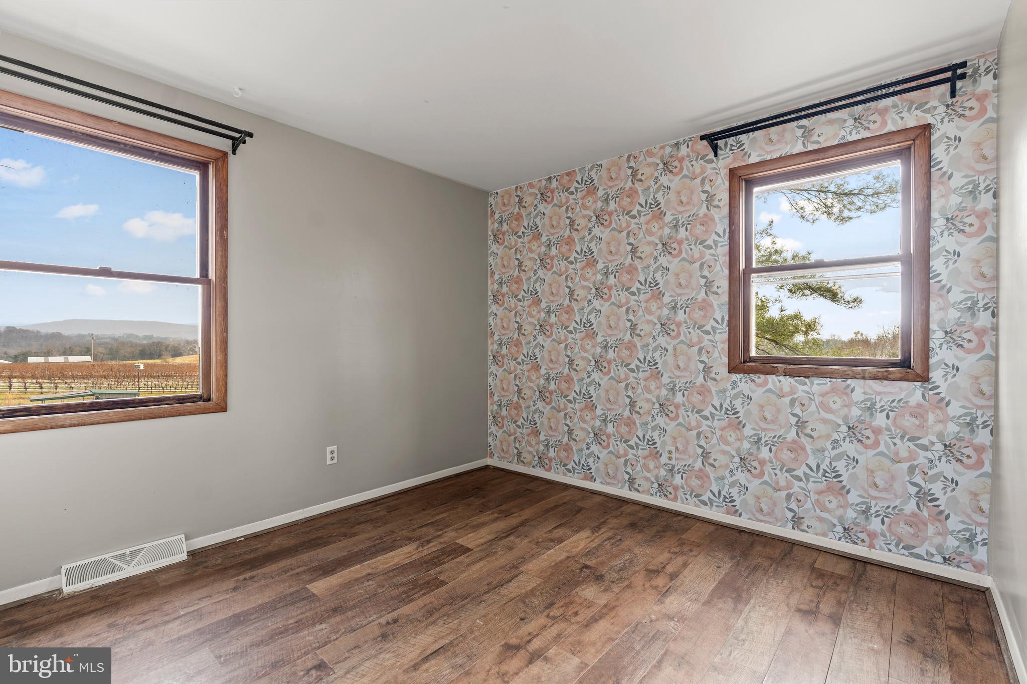 SHARPSBURG - Residential