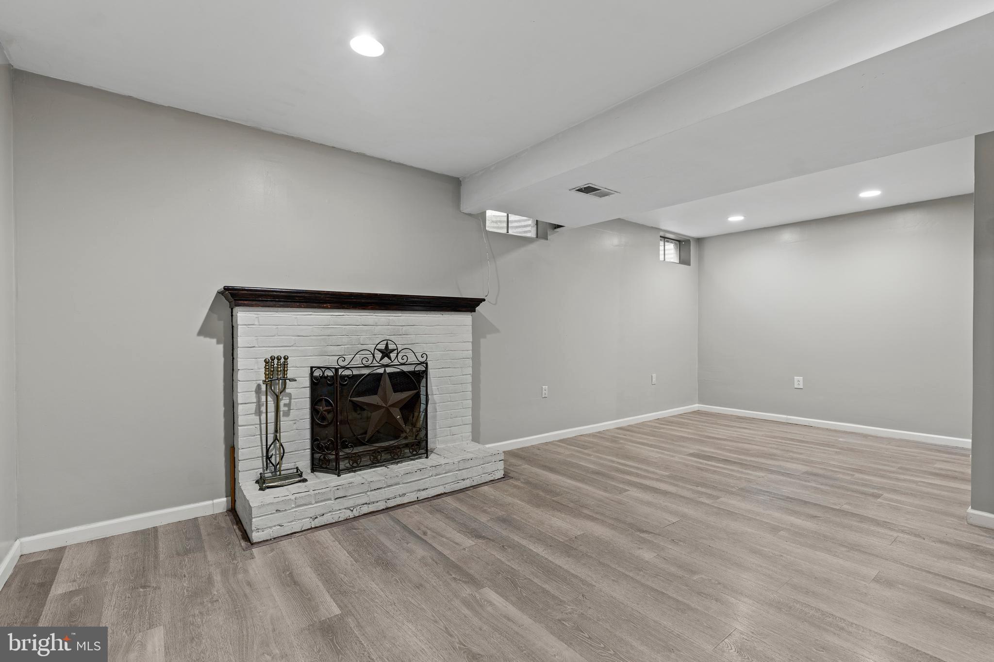 SHARPSBURG - Residential