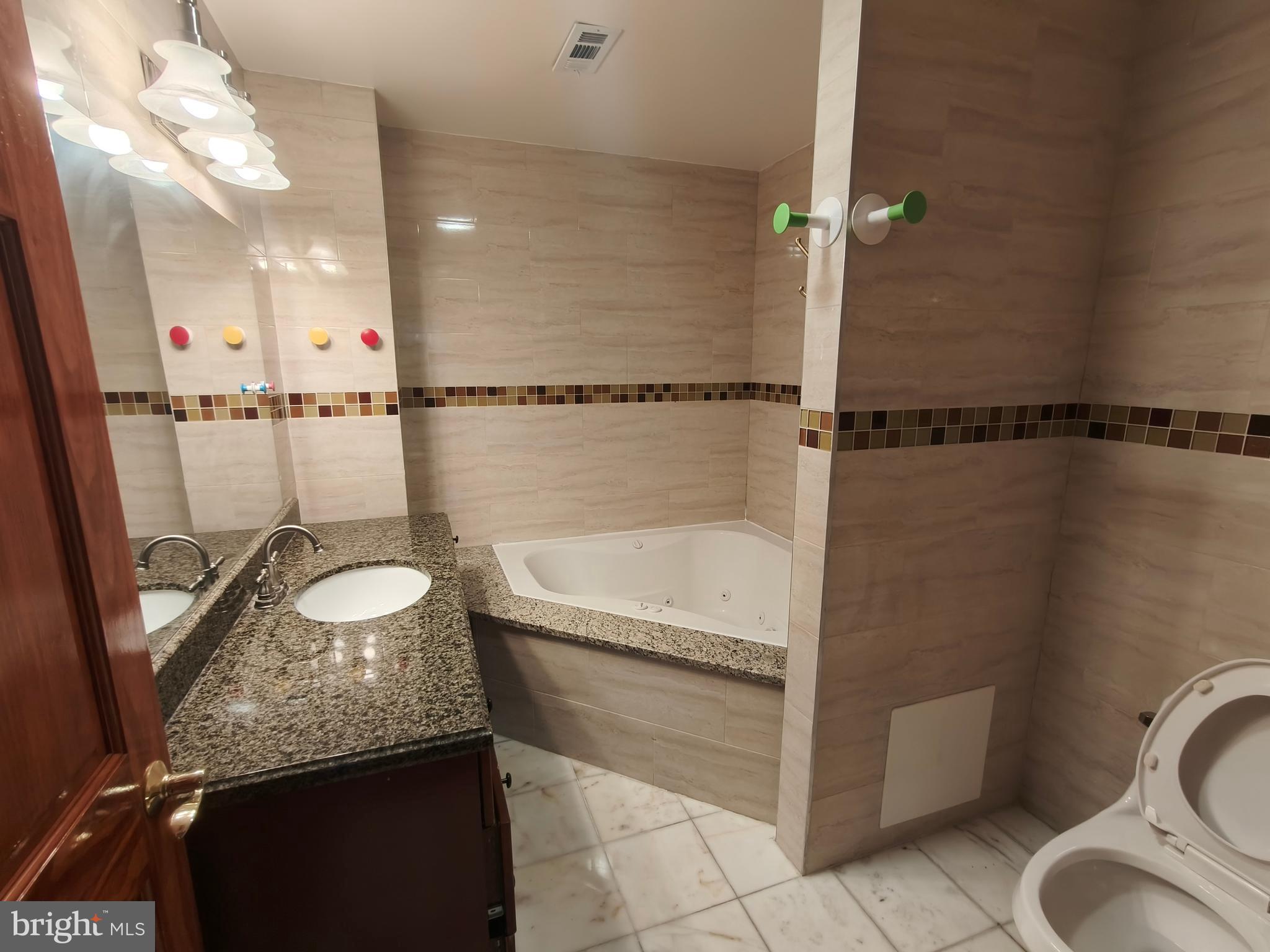 WEST POPLAR - Residential Lease