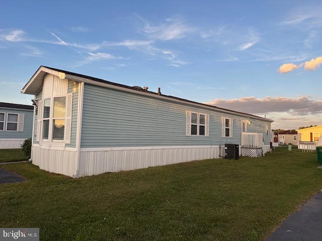 905 LAURA LEE CIRCLE 201