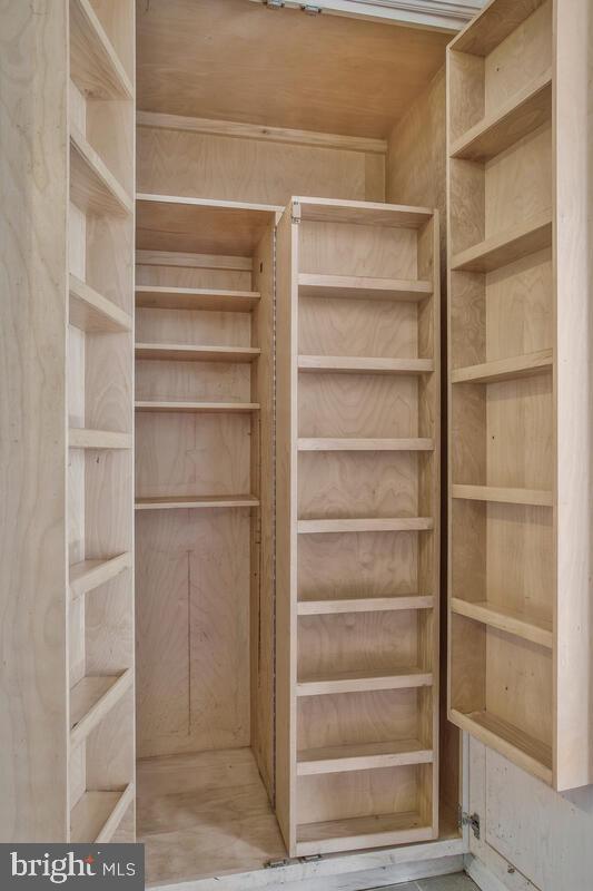 KINGSVILLE - Residential