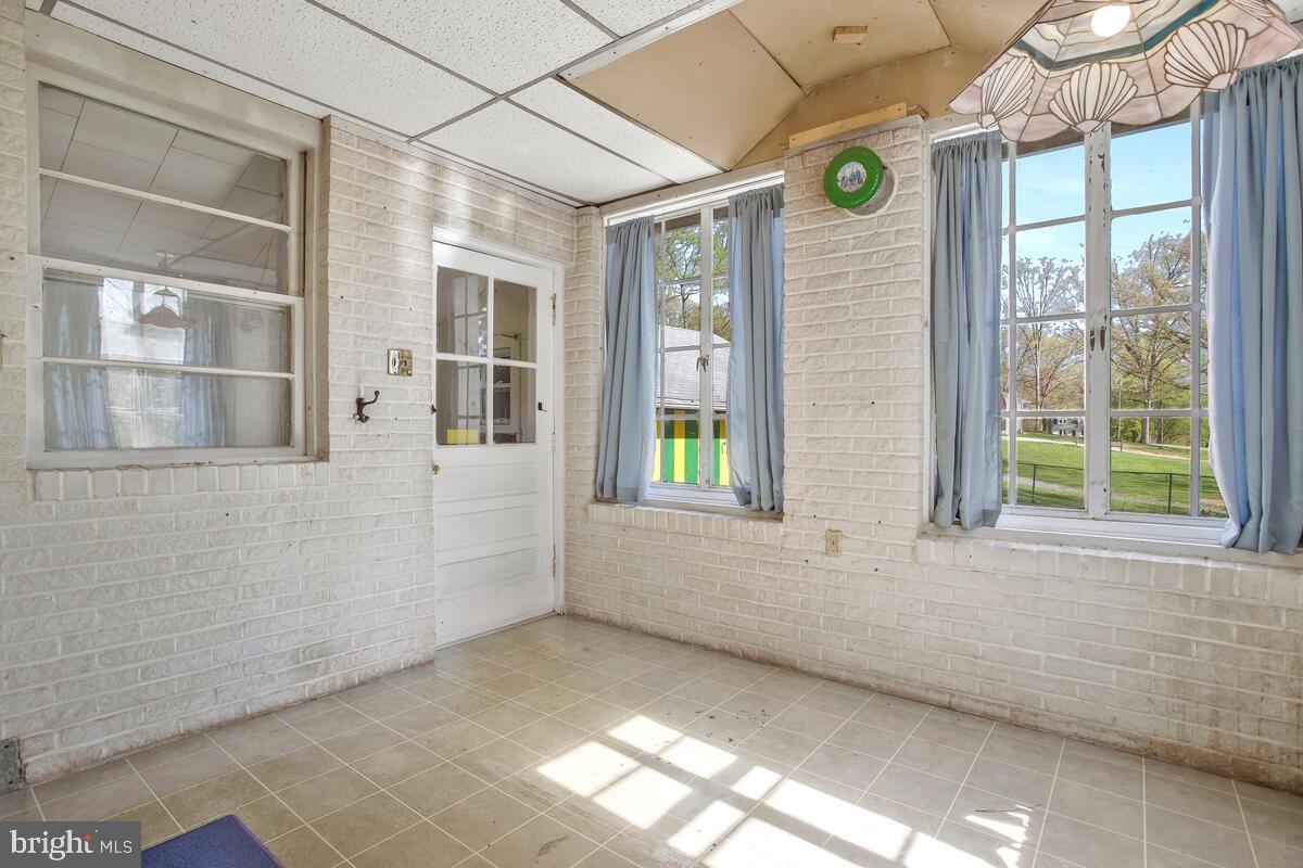 KINGSVILLE - Residential