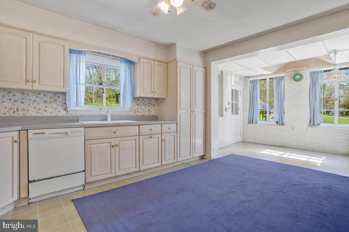 KINGSVILLE - Residential