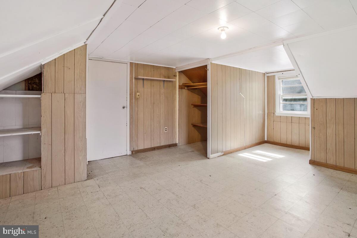 KINGSVILLE - Residential