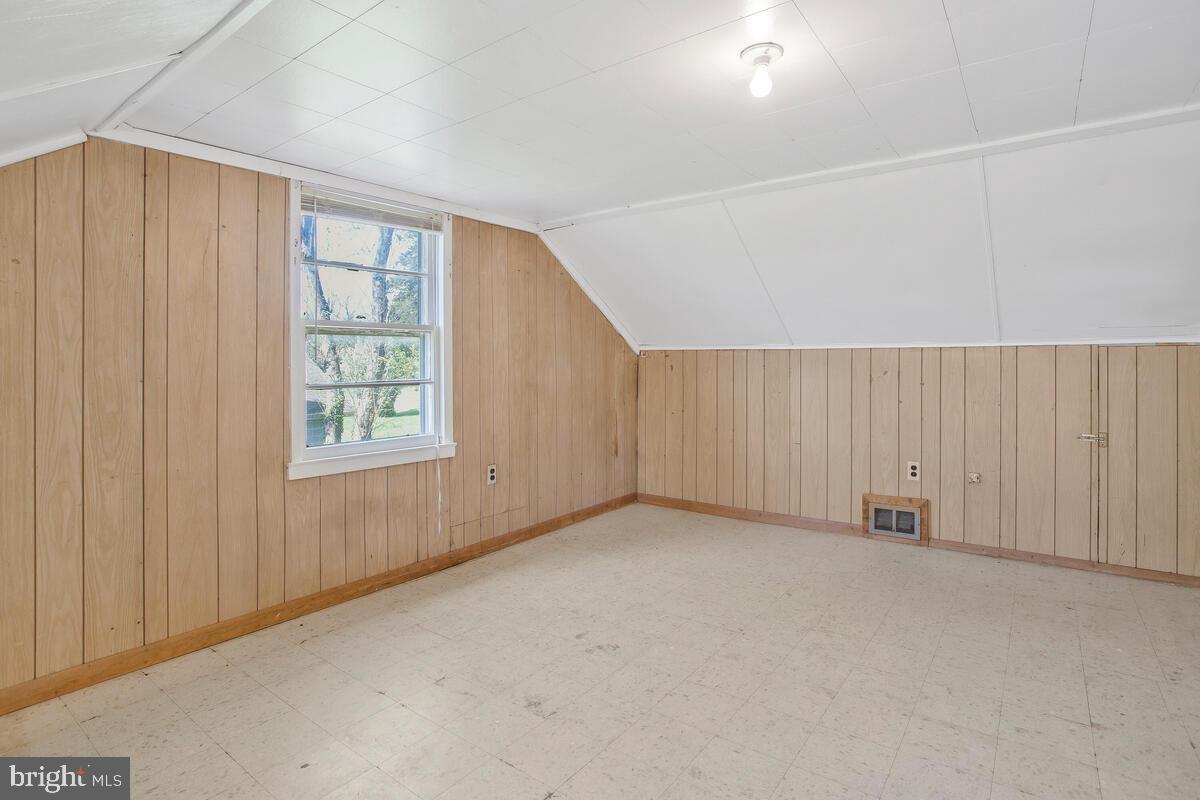 KINGSVILLE - Residential