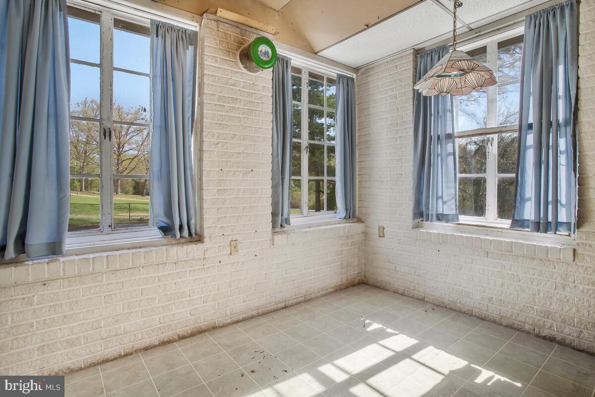 KINGSVILLE - Residential