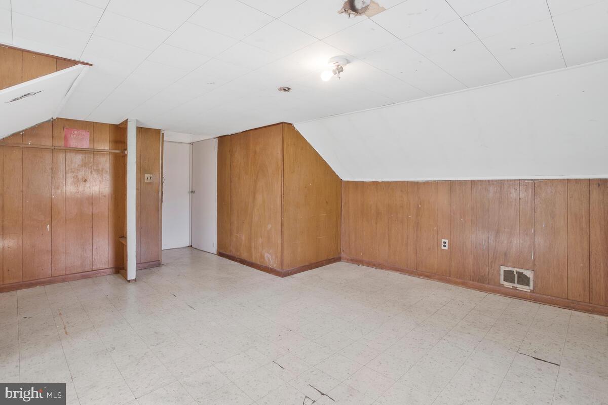 KINGSVILLE - Residential