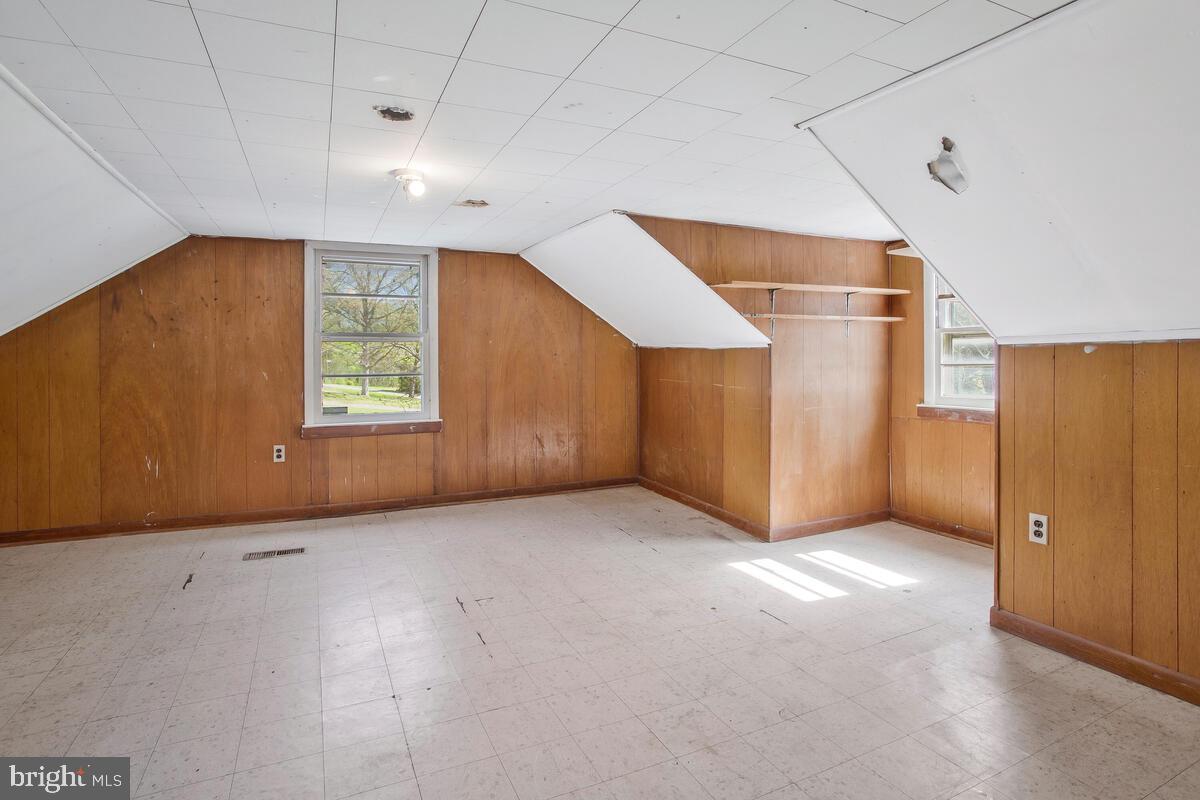 KINGSVILLE - Residential