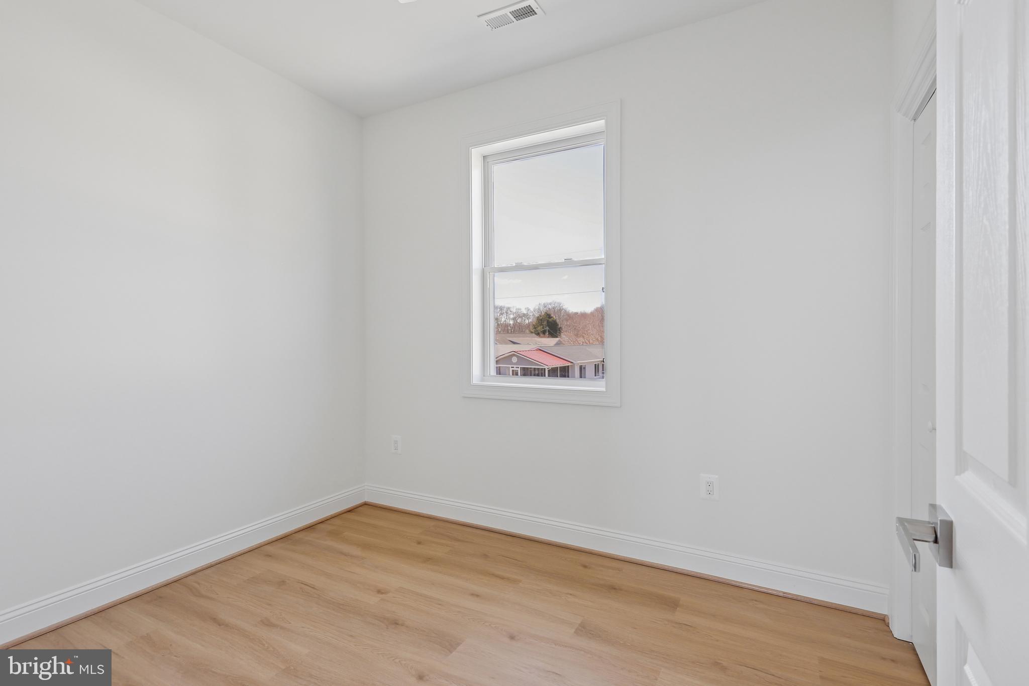 WESTMORELAND SHORES - Residential