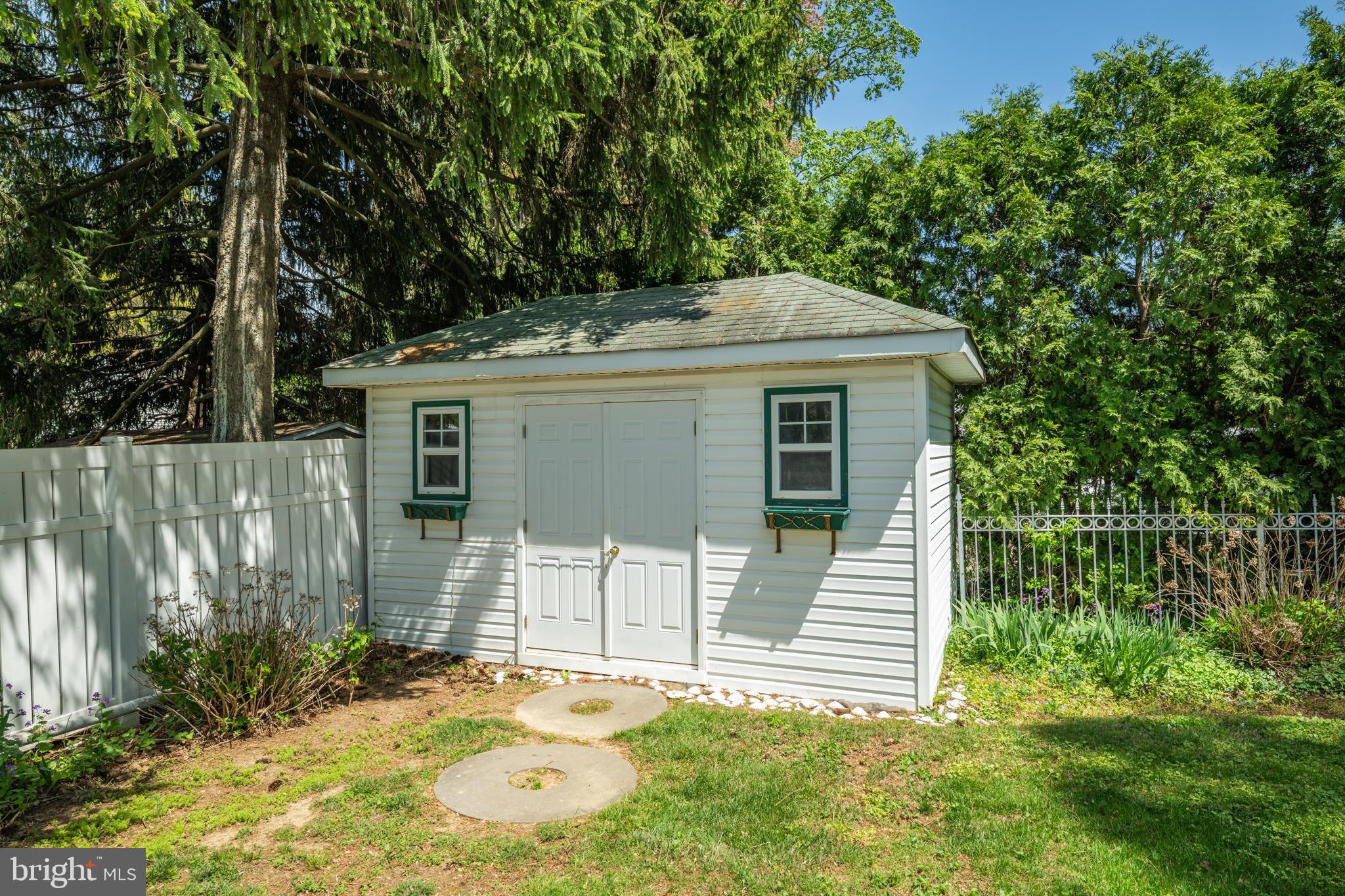 FEASTERVILLE HGTS - Residential