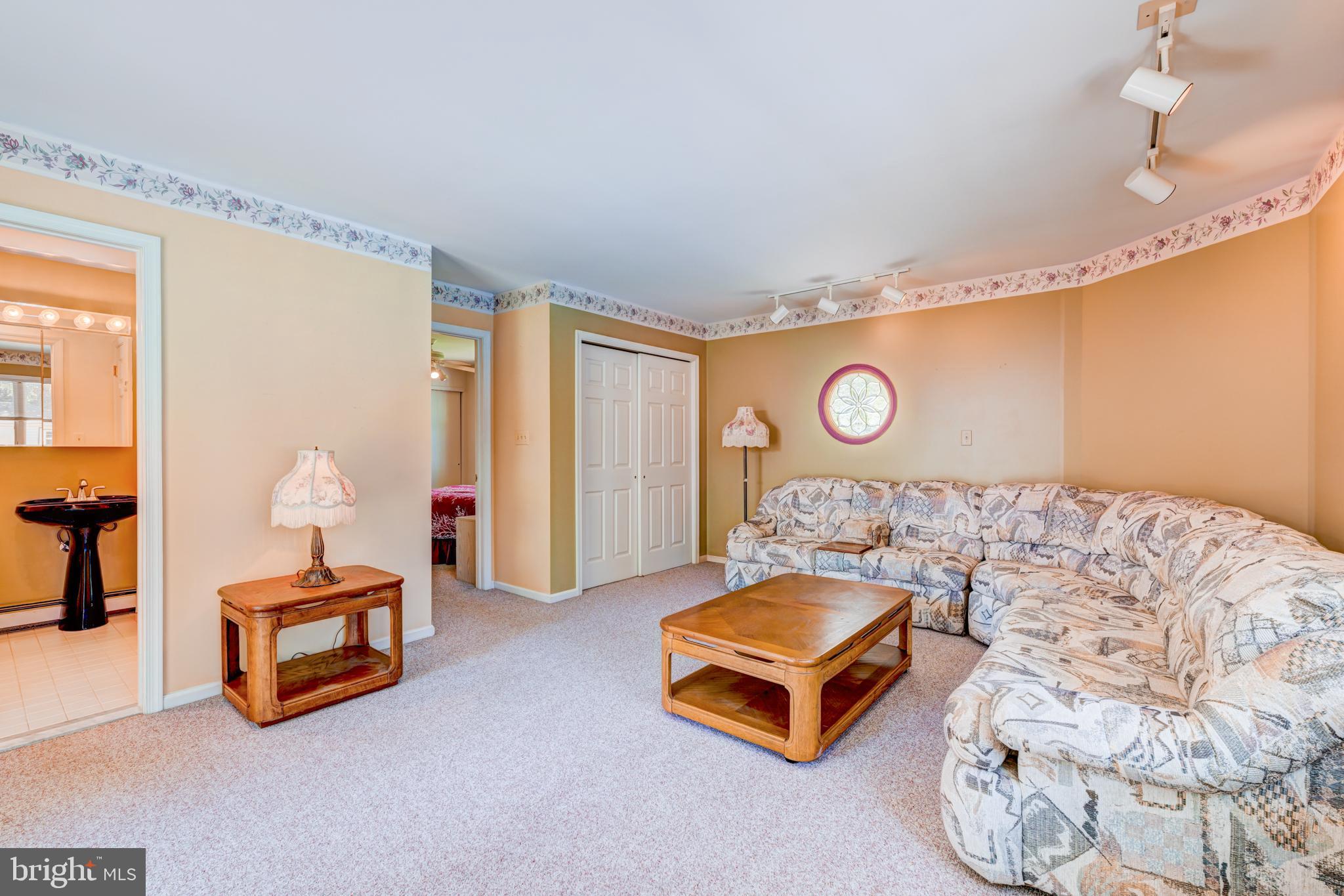 FEASTERVILLE HGTS - Residential