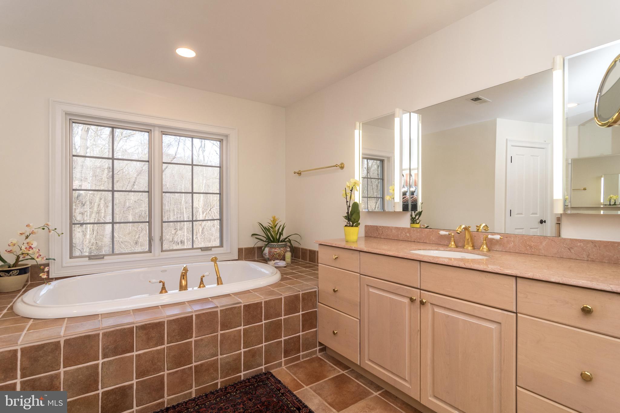 LAFAYETTE HILL - Residential