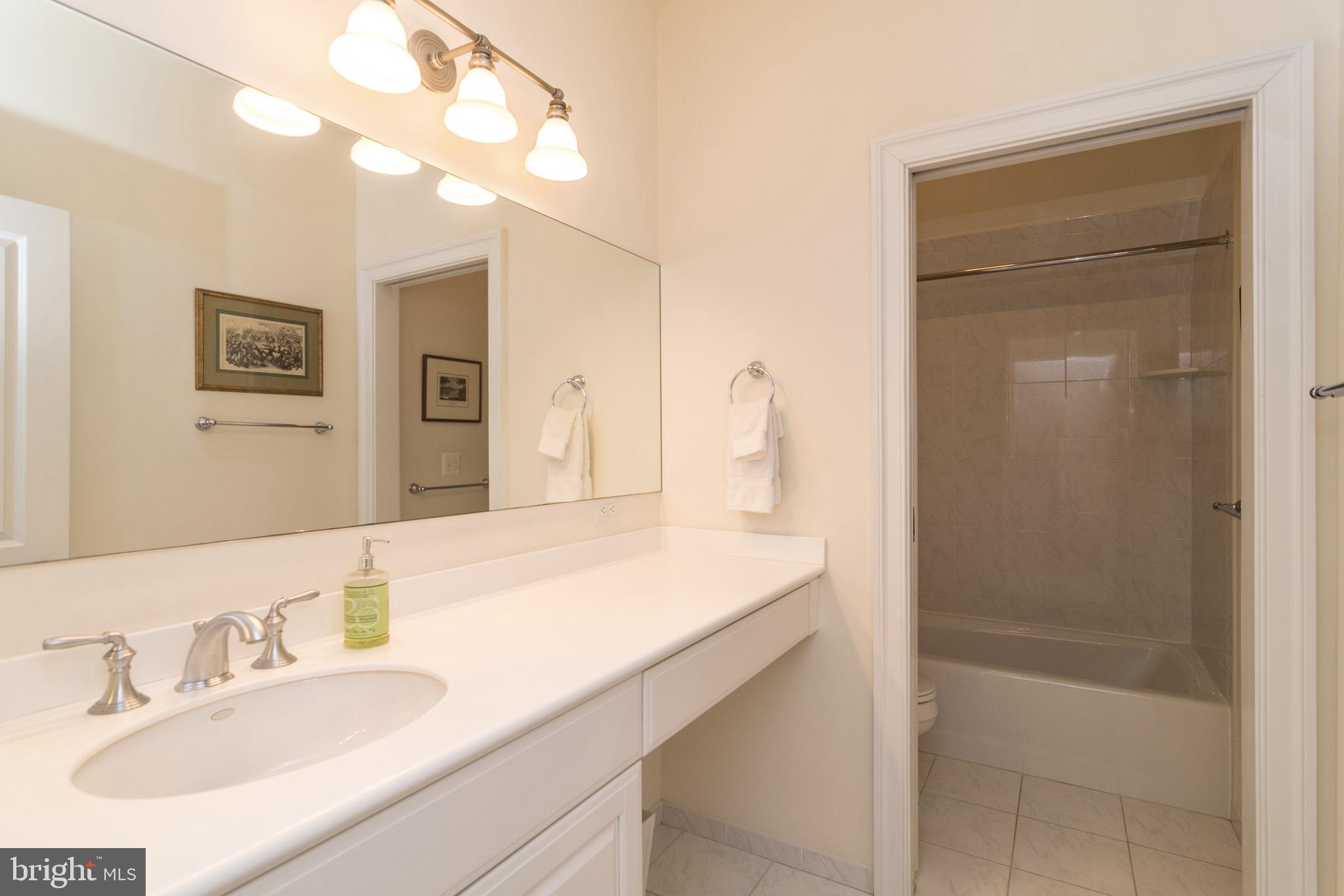 LAFAYETTE HILL - Residential