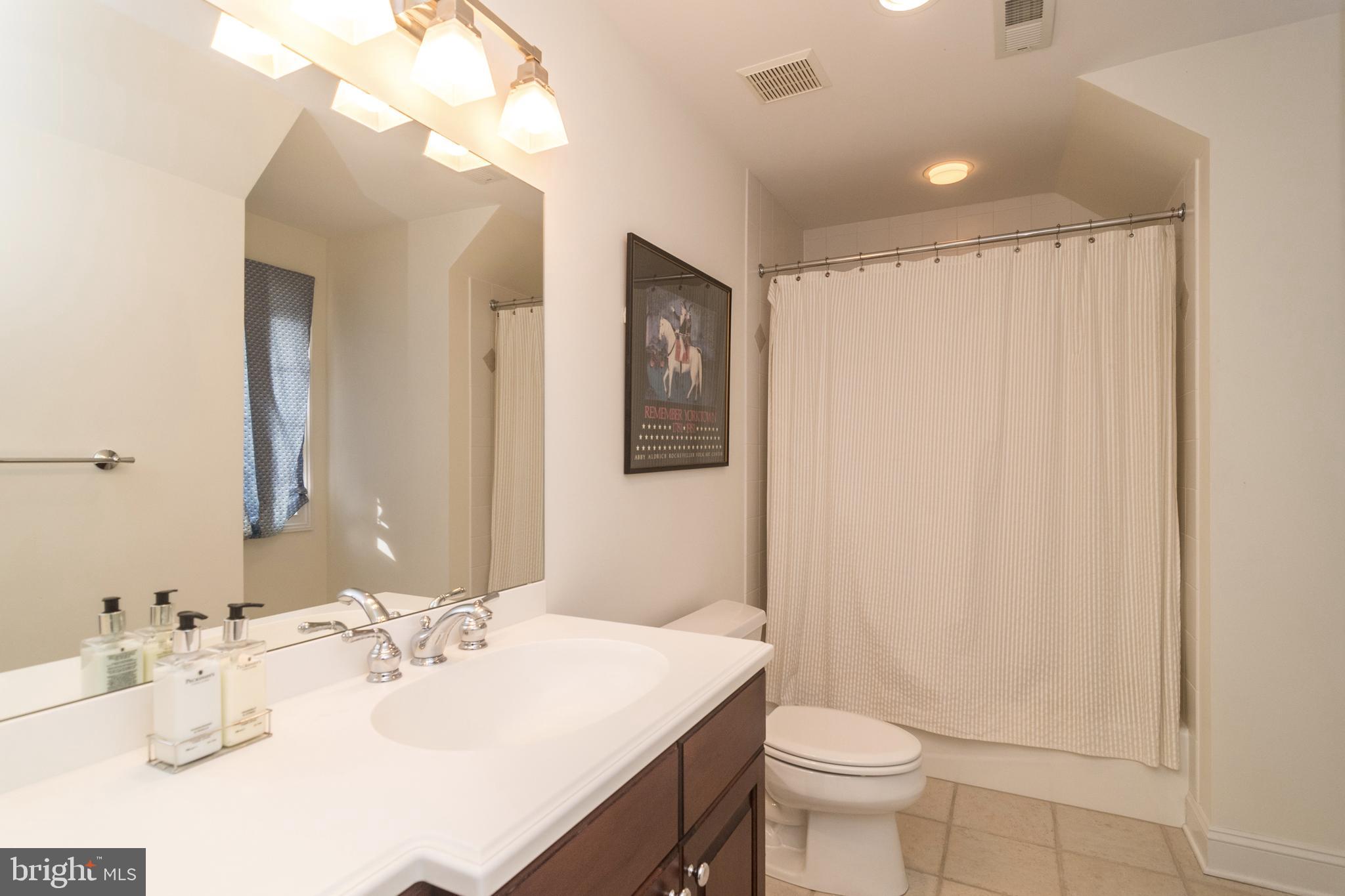 LAFAYETTE HILL - Residential