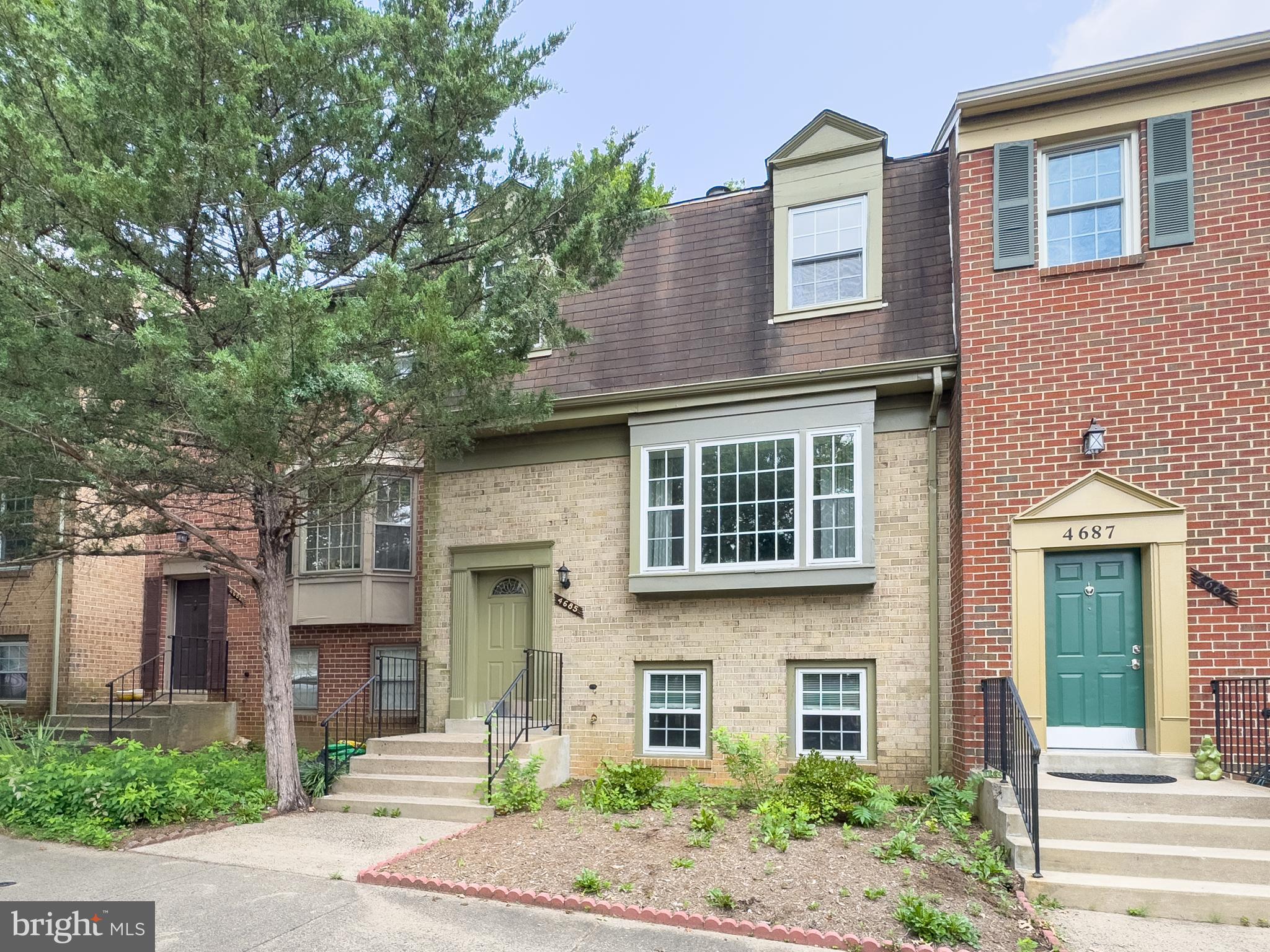 KINGS PARK WEST - Residential Lease