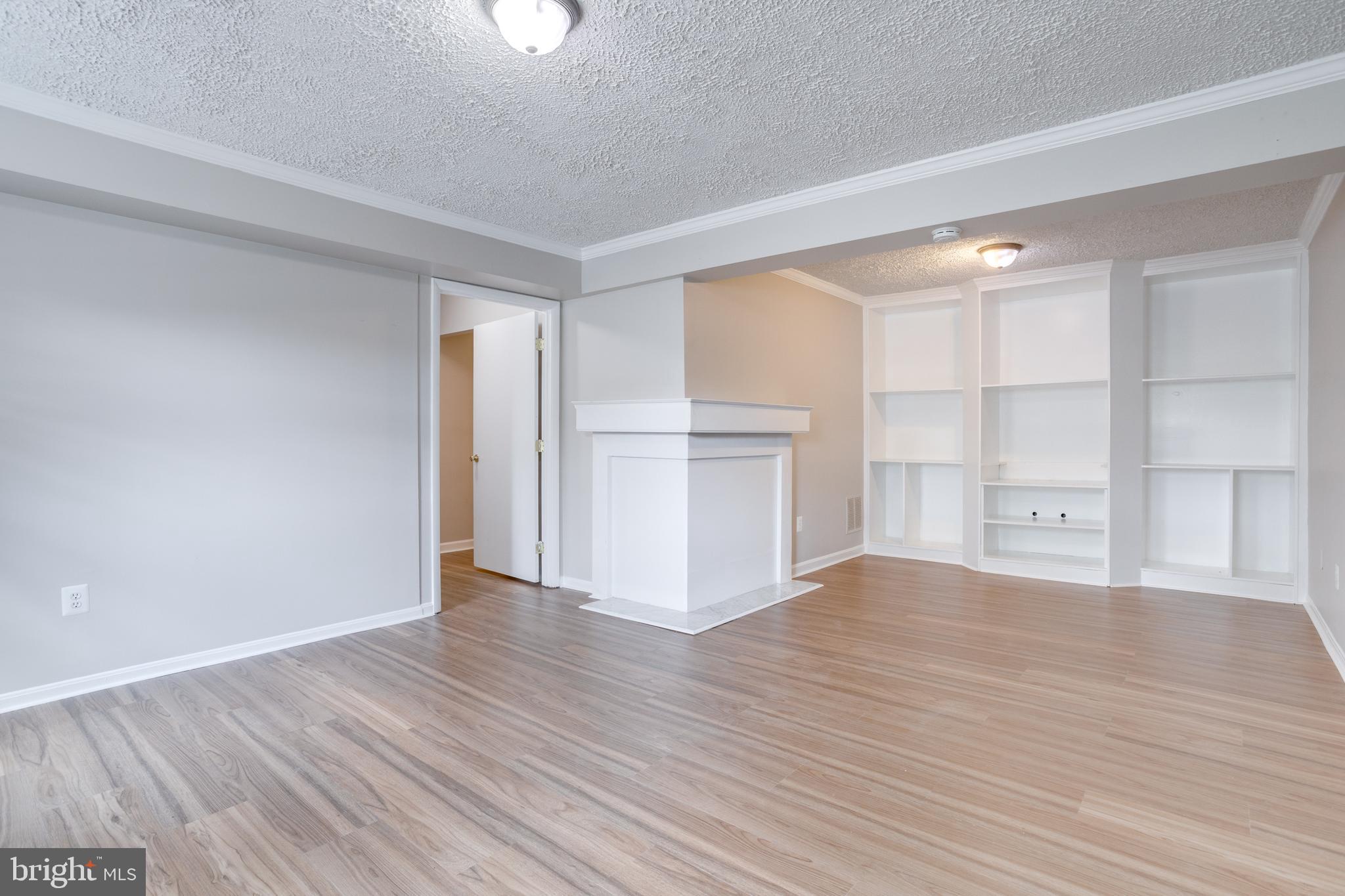 KINGS PARK WEST - Residential Lease