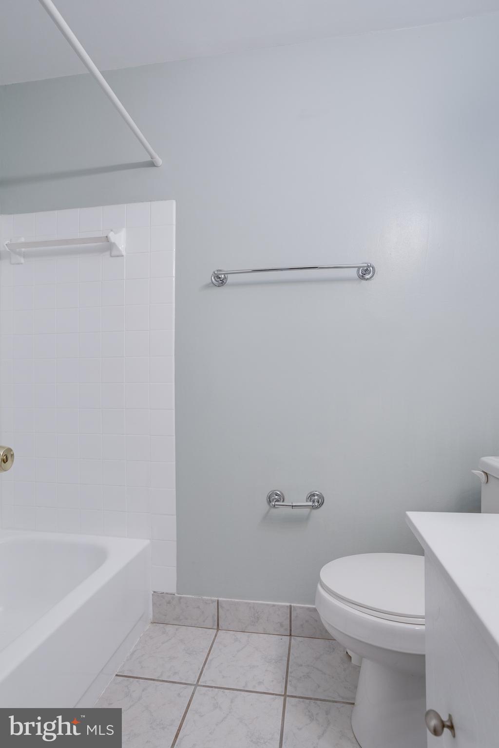 KINGS PARK WEST - Residential Lease